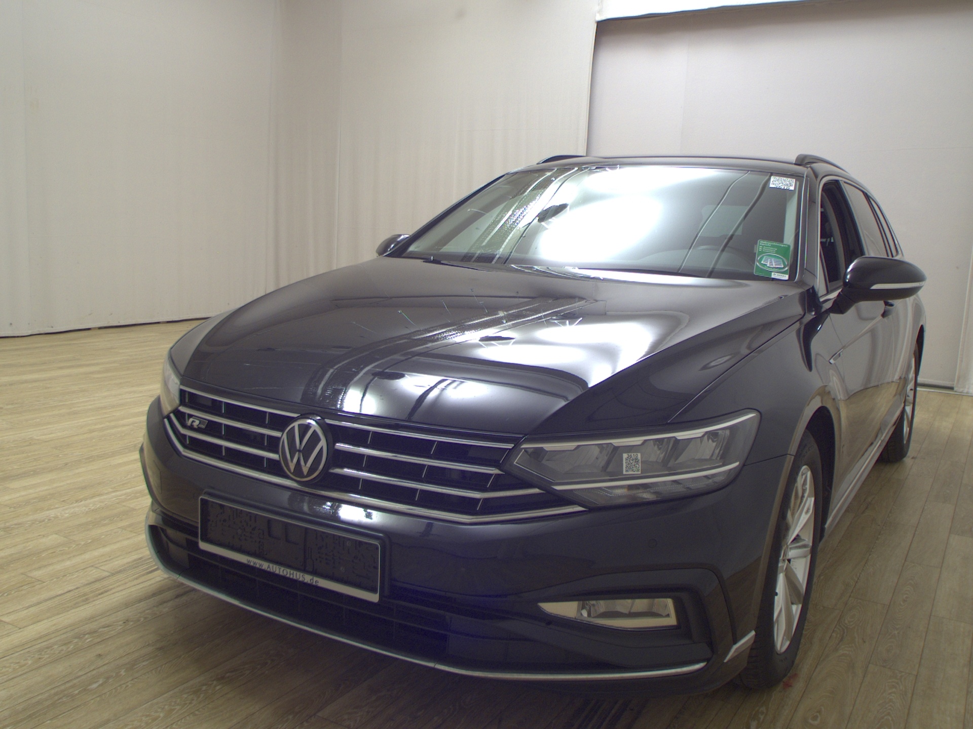 Volkswagen Passat Var. 2.0 TDI R-Line Navi LED RFK AHK 2