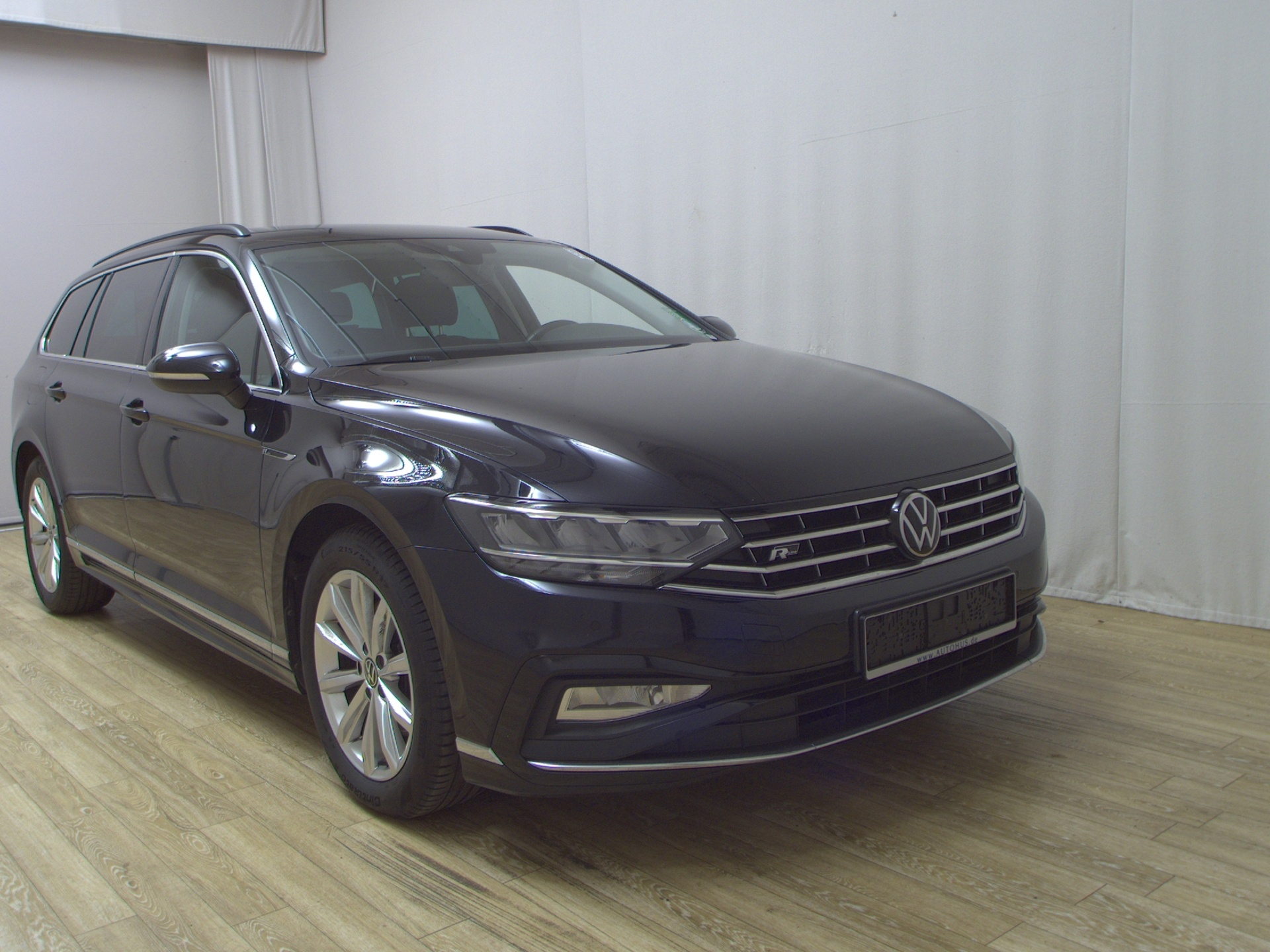 Volkswagen Passat Var. 2.0 TDI R-Line Navi LED RFK AHK 3