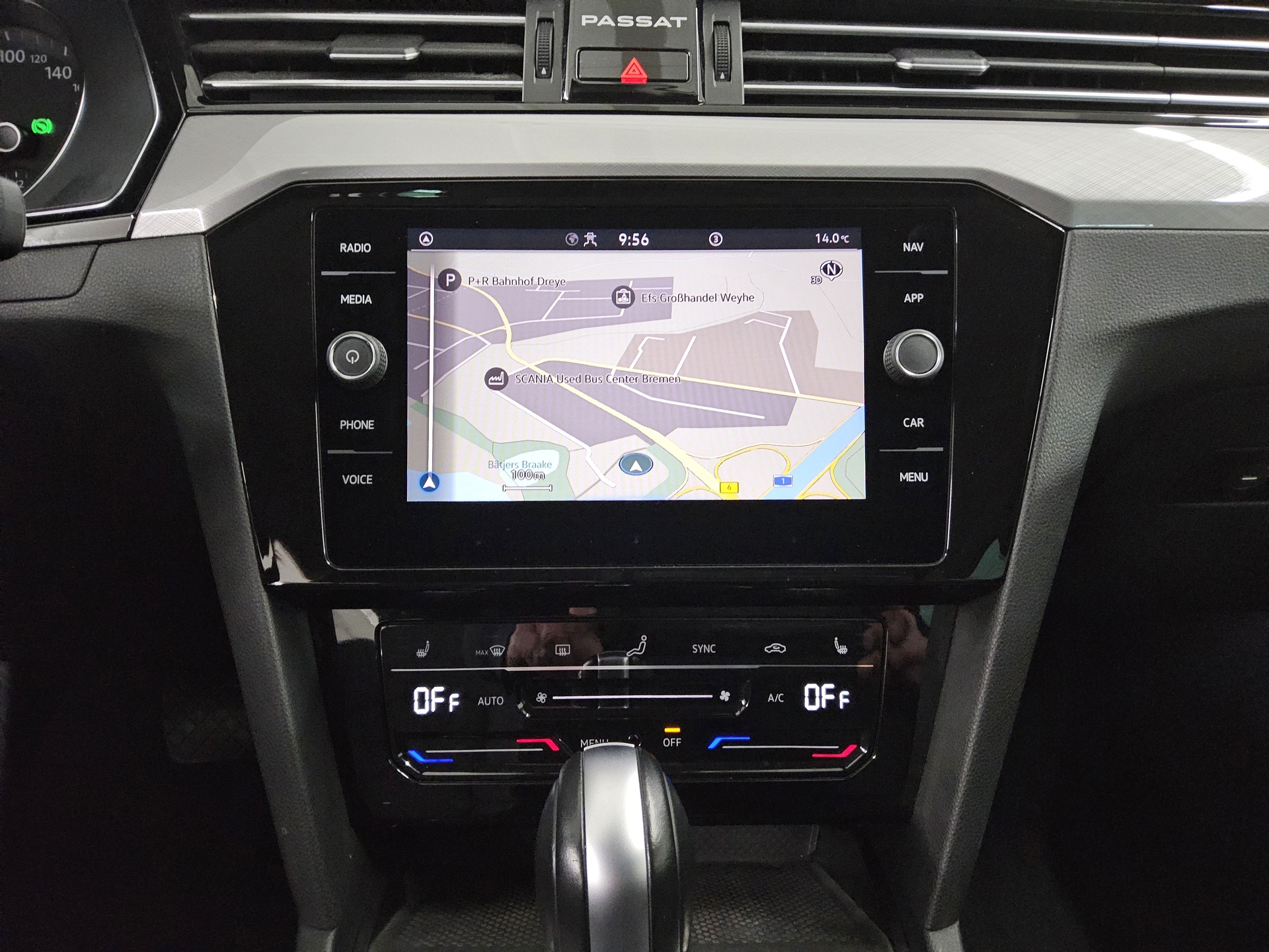 Volkswagen Passat Var. 2.0 TDI R-Line Navi LED RFK AHK 7