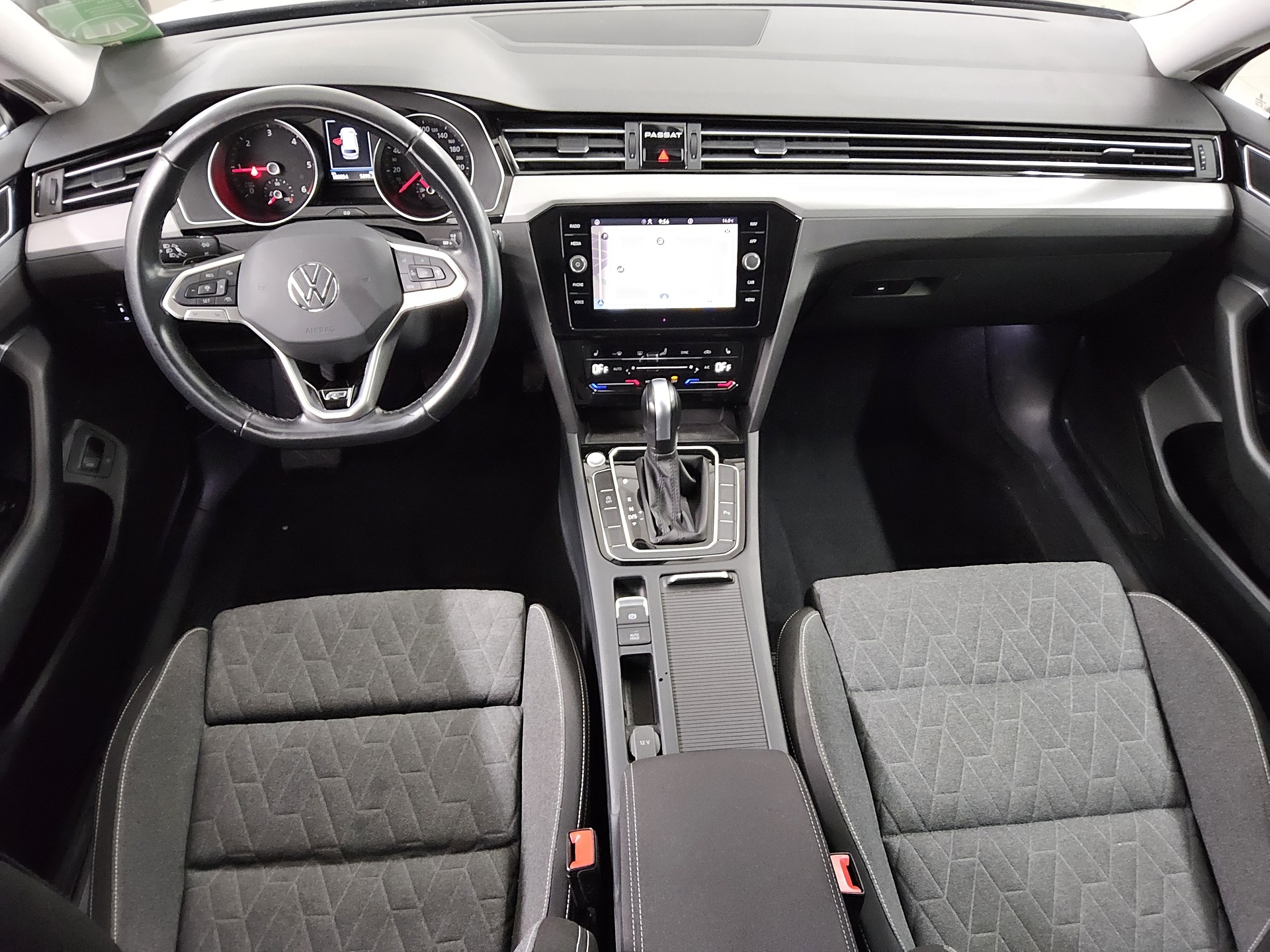 Volkswagen Passat Var. 2.0 TDI R-Line Navi LED RFK AHK 5