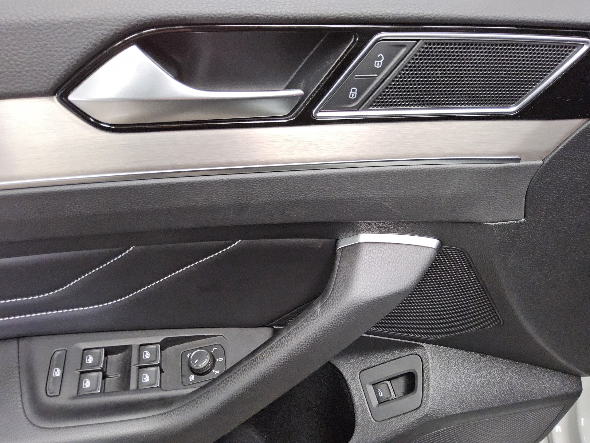 Volkswagen Passat Var. 2.0 TDI Elegance Navi Matrix AID RfK 10