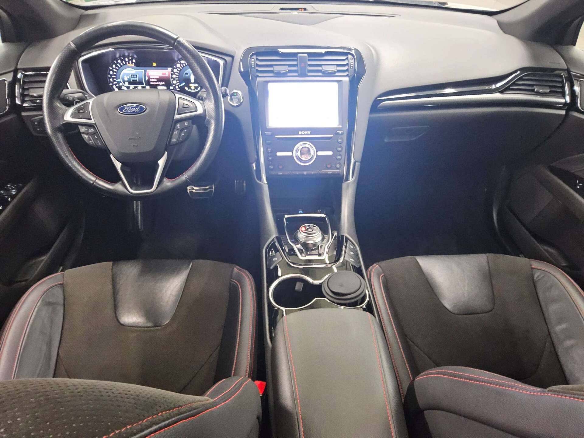 Ford Mondeo 2.0 EB ST-Line Navi LED Shz Pano PDC 5