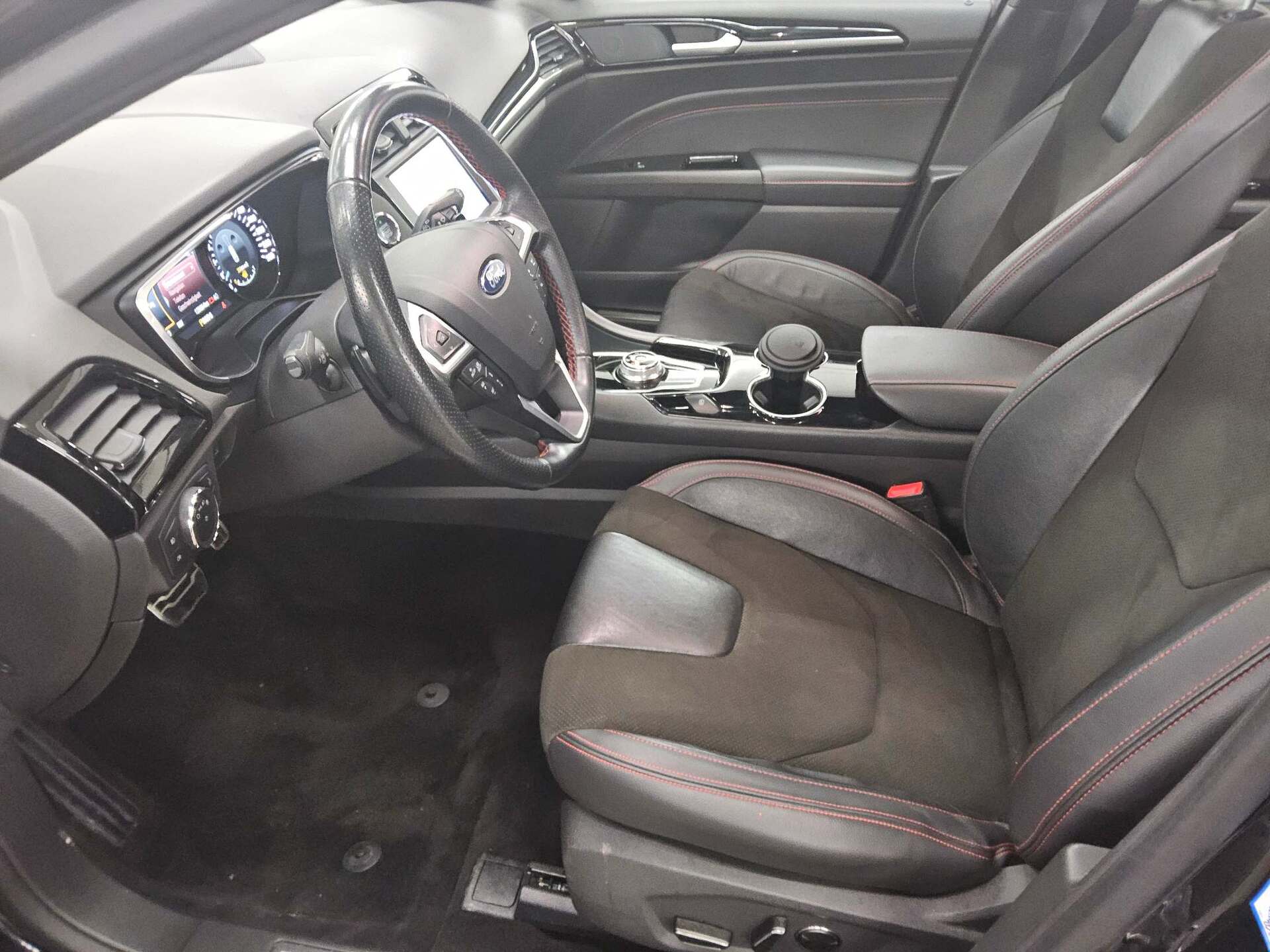 Ford Mondeo 2.0 EB ST-Line Navi LED Shz Pano PDC 8