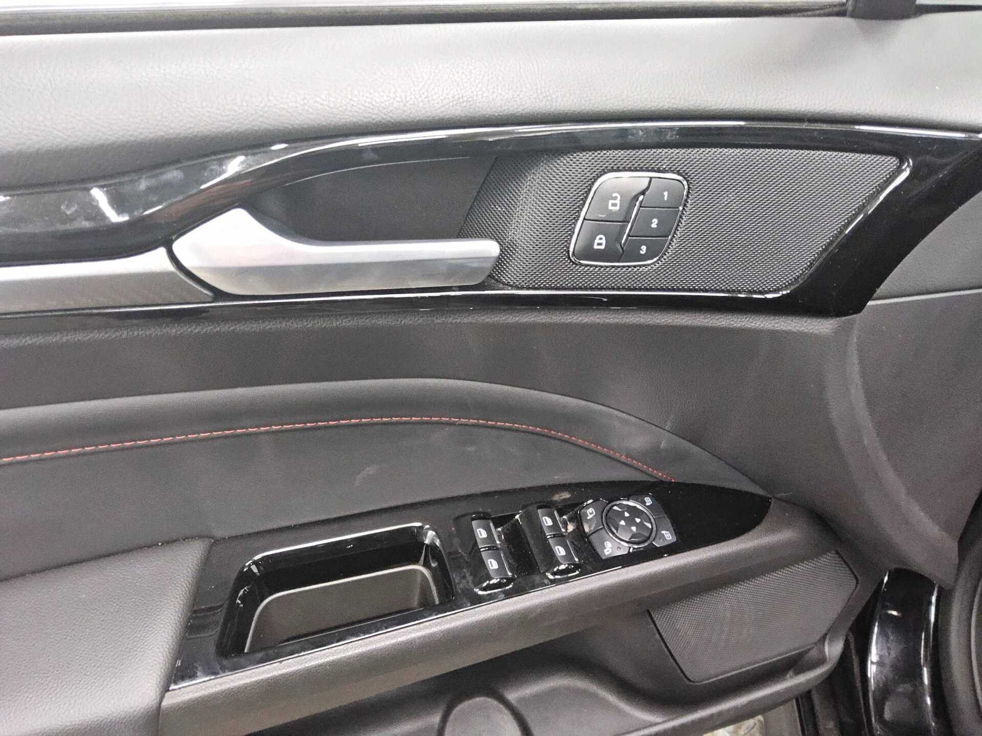 Ford Mondeo 2.0 EB ST-Line Navi LED Shz Pano PDC 9