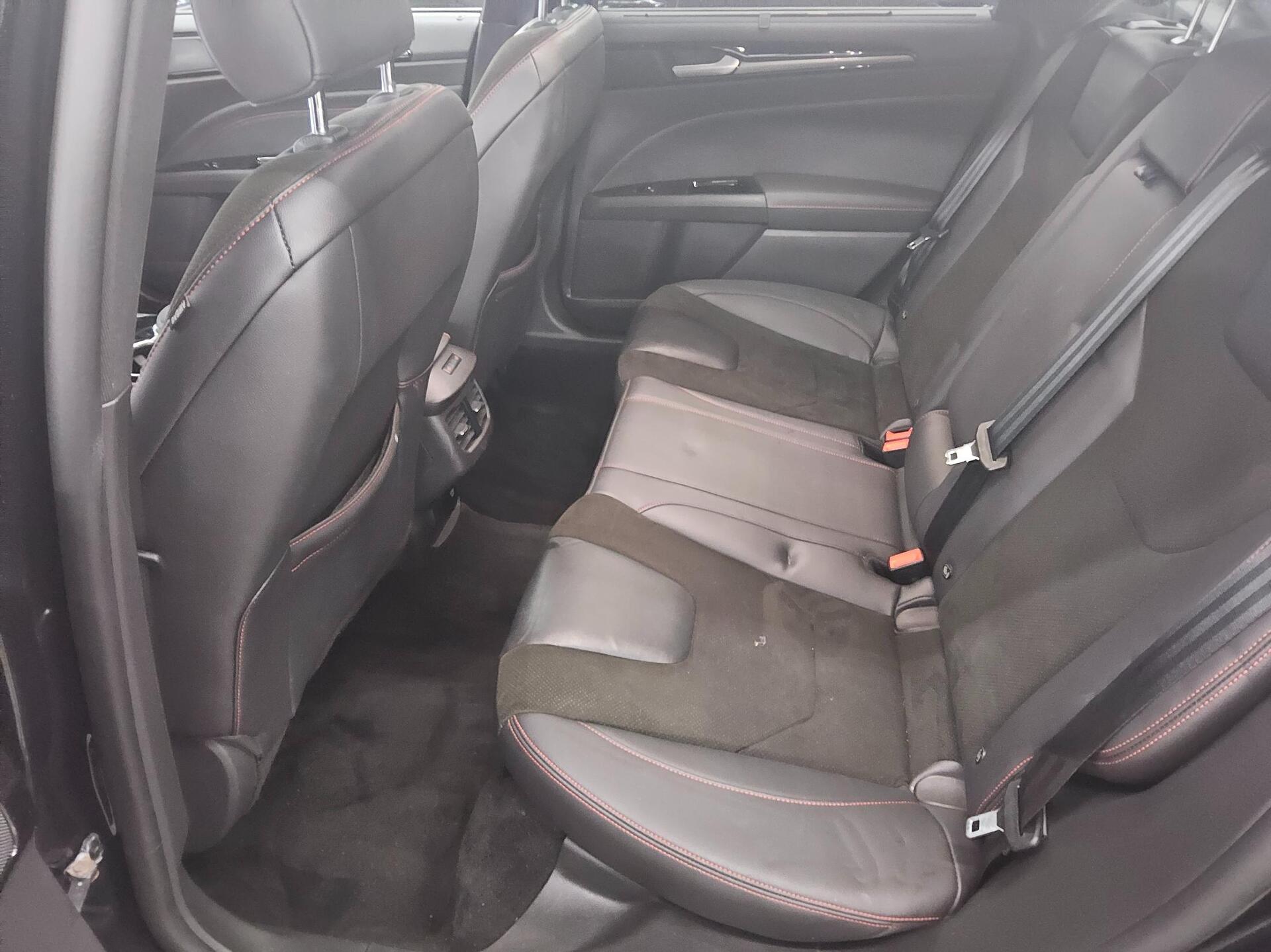 Ford Mondeo 2.0 EB ST-Line Navi LED Shz Pano PDC 13