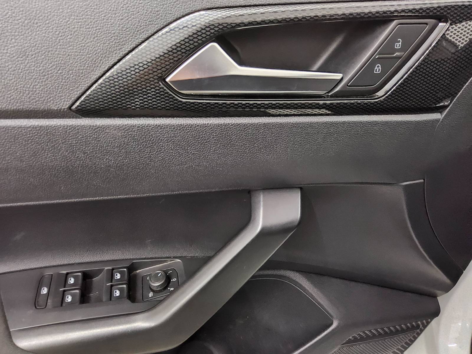 Volkswagen Polo 1.0 TSI Life Navi LED DC PDC DAB+ 10