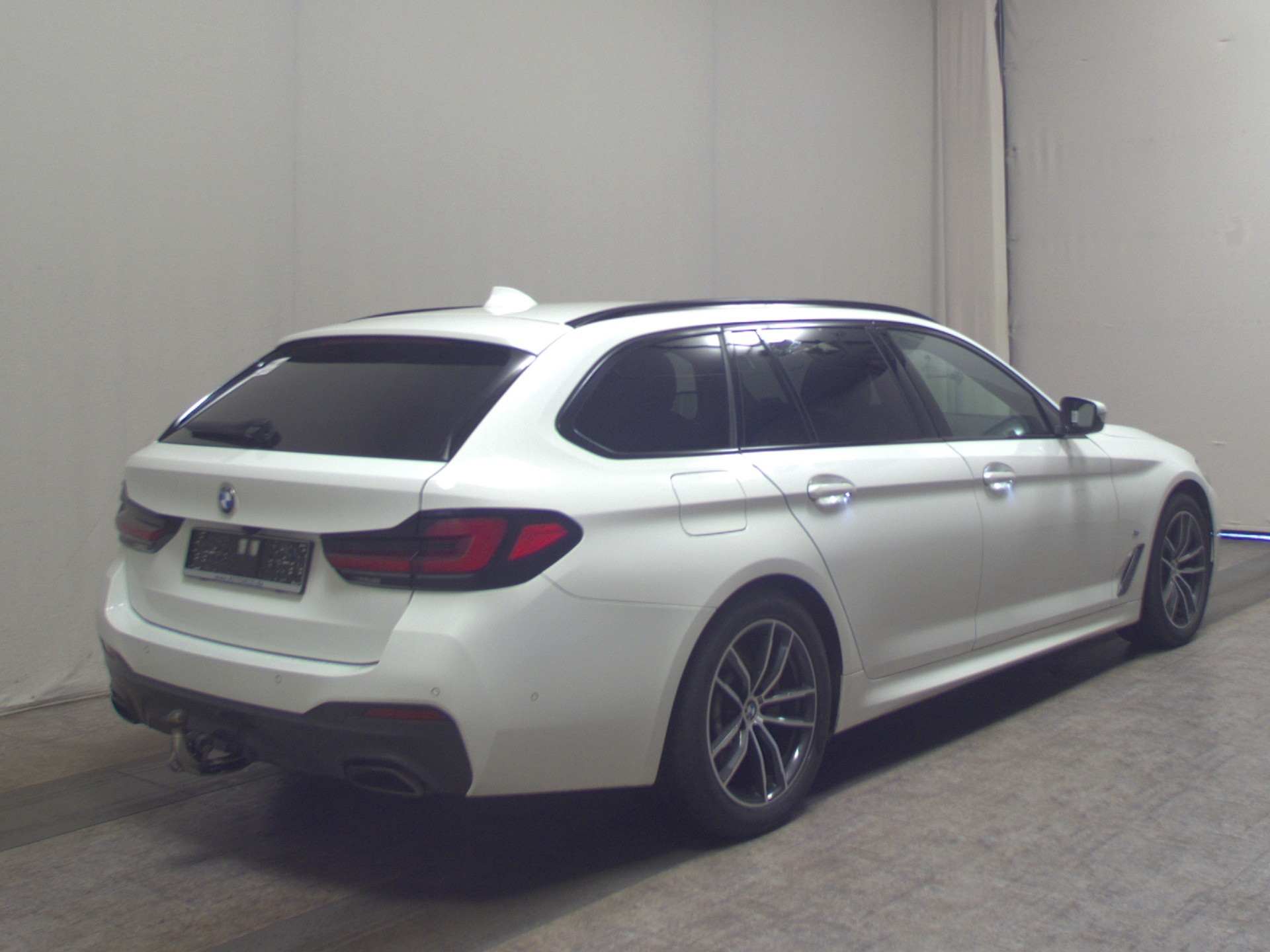 BMW 520dA Touring M-Sport Leder LC Pro Pano HiFi Ahk 4
