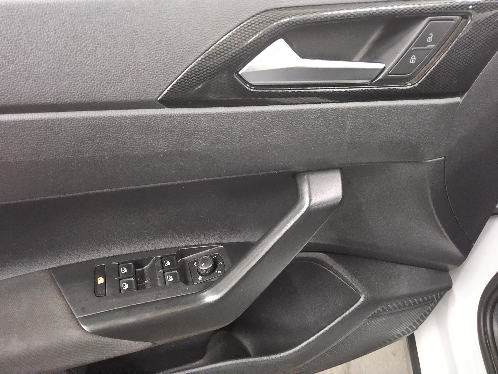 Volkswagen Taigo 1.0 TSI Life Navi DC LED DAB PDC Shz 10