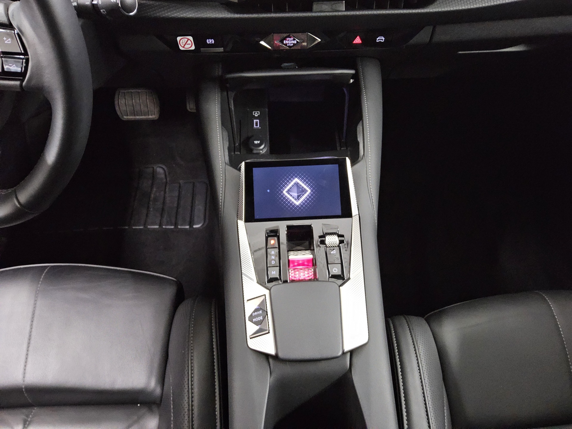 DS DS4 1.5 BlueHDI Cross Rivoli Navi LED HuD Focal 6