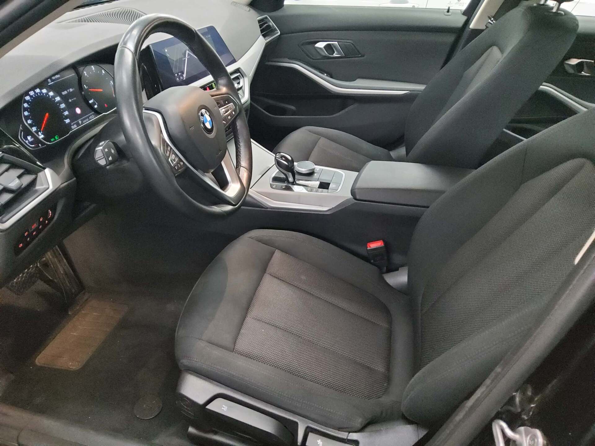 BMW 320dA Advantage Navi LC LED SHZ 8