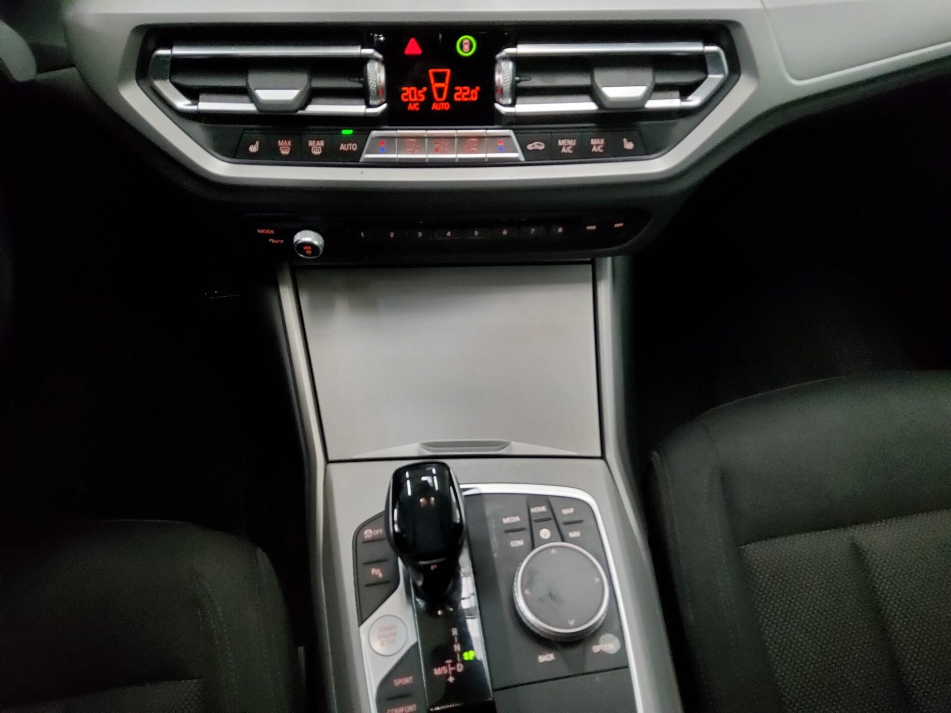 BMW 320dA Advantage Navi LC LED SHZ 6