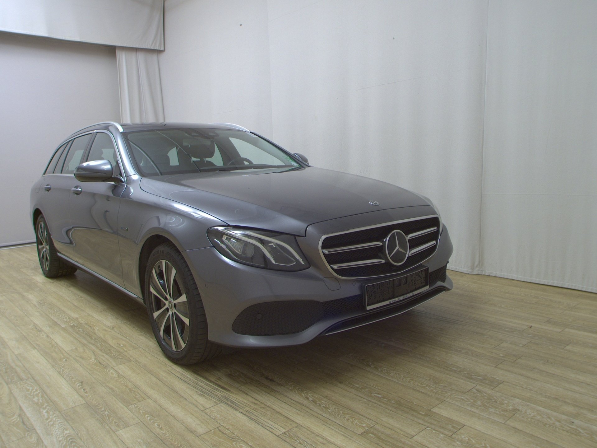 Mercedes-Benz E 300 T de Avantgarde Navi LED Widescrn RFK PDC 3