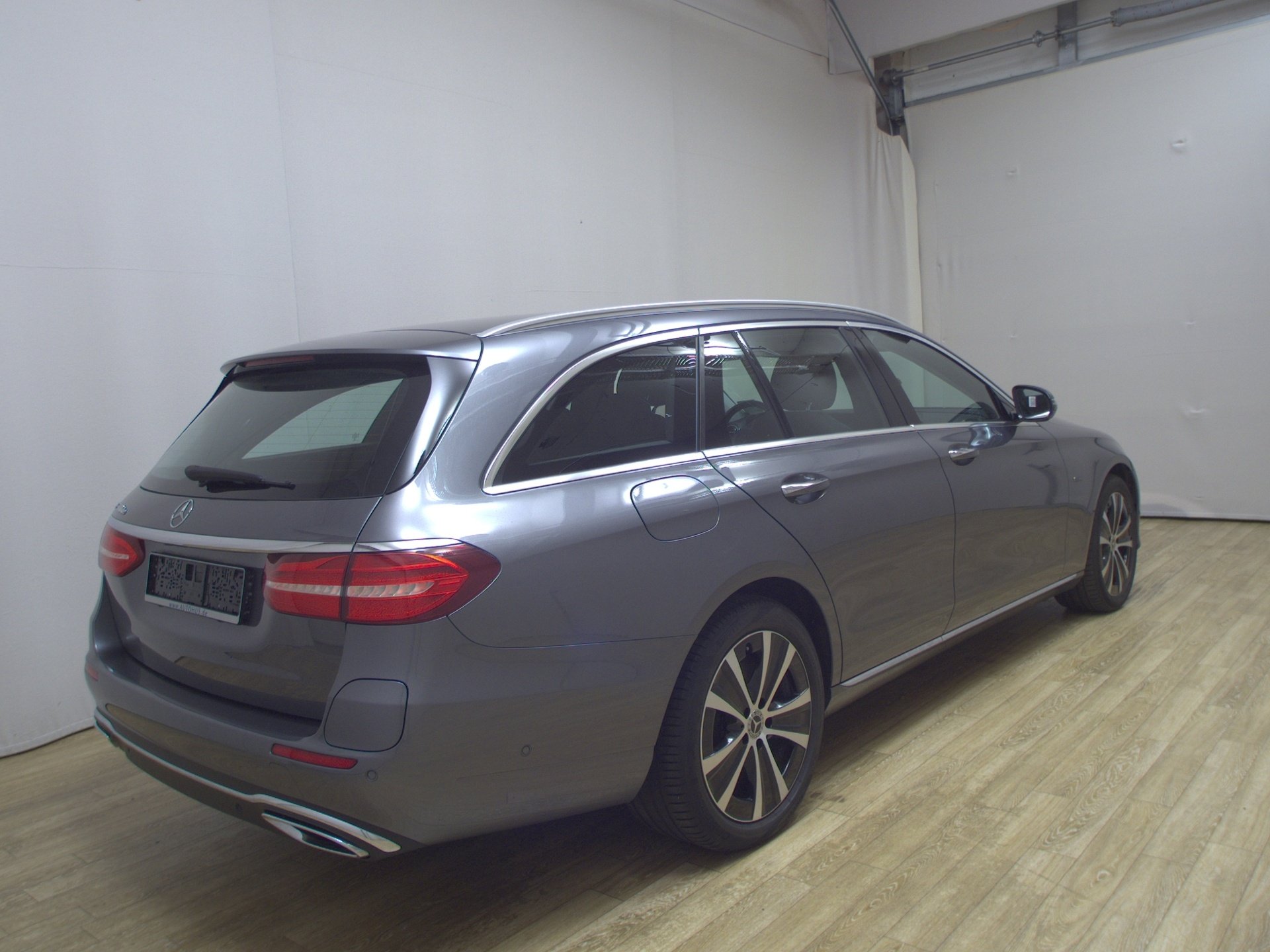Mercedes-Benz E 300 T de Avantgarde Navi LED Widescrn RFK PDC 4