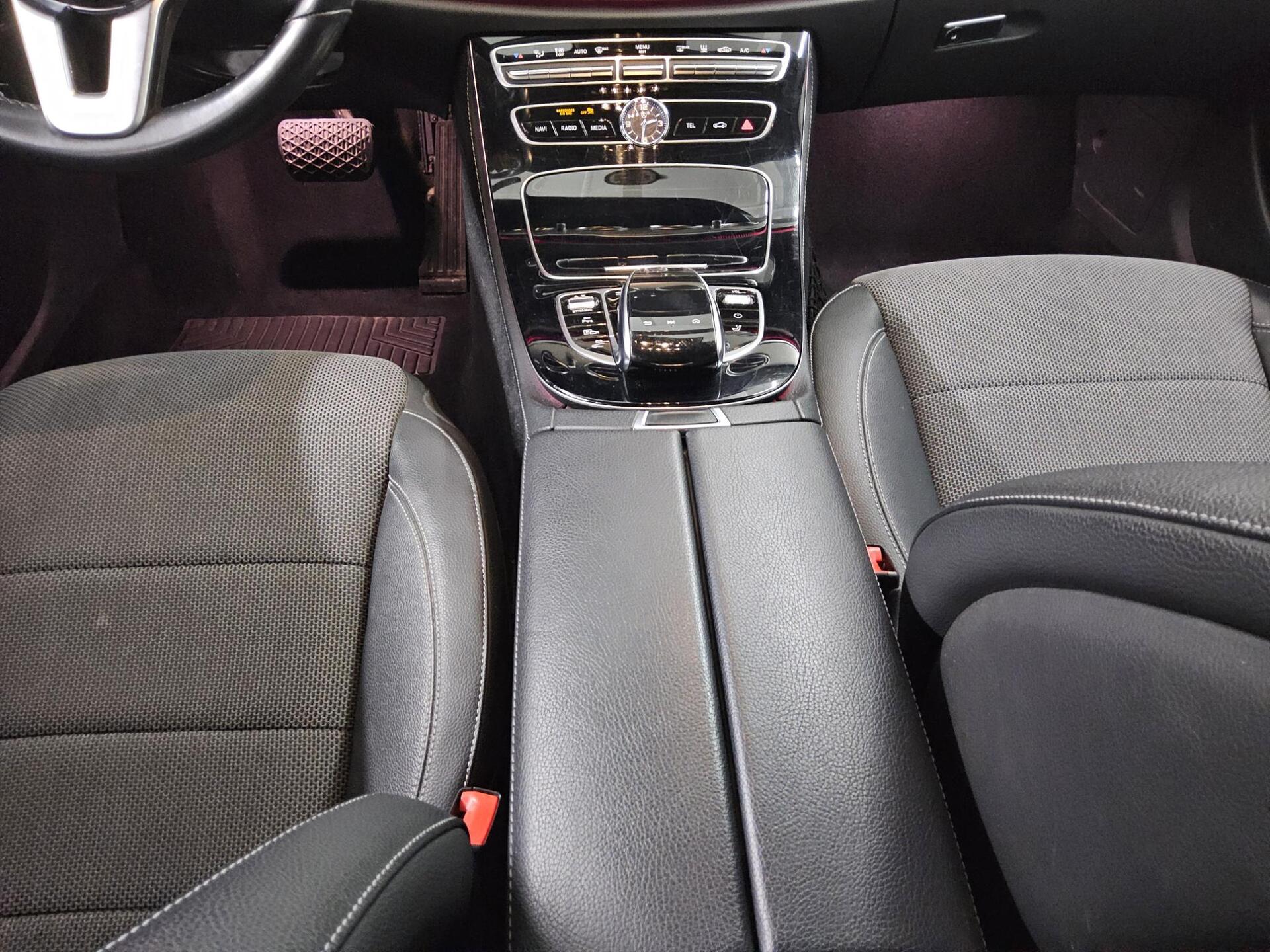 Mercedes-Benz E 300 T de Avantgarde Navi LED Widescrn RFK PDC 6