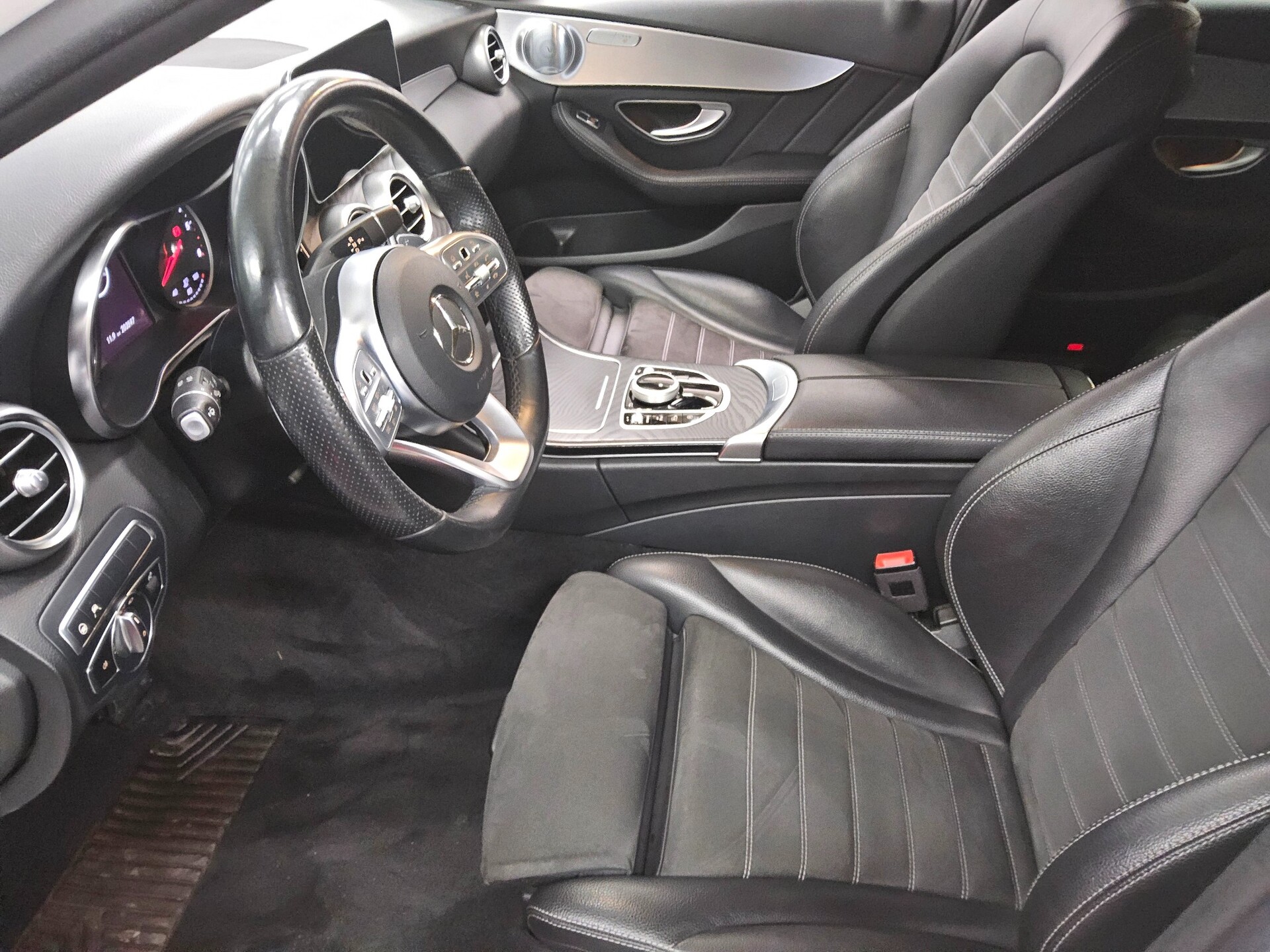 Mercedes-Benz C 300 T d AMG-Line Nav Burmester LED AHK Distr.+ 8