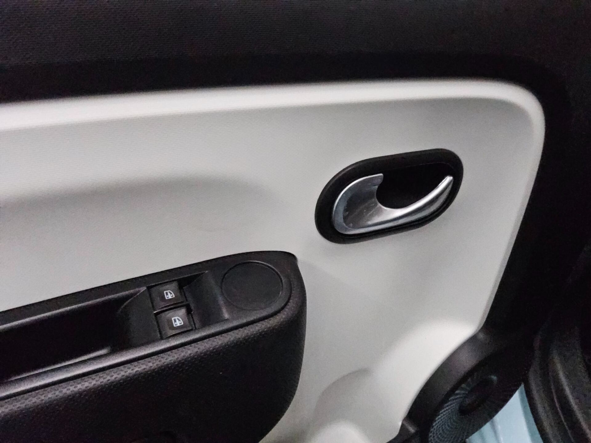 Renault Twingo 1.0 DAB Klima BT Bordcomputer LED-TFL 9