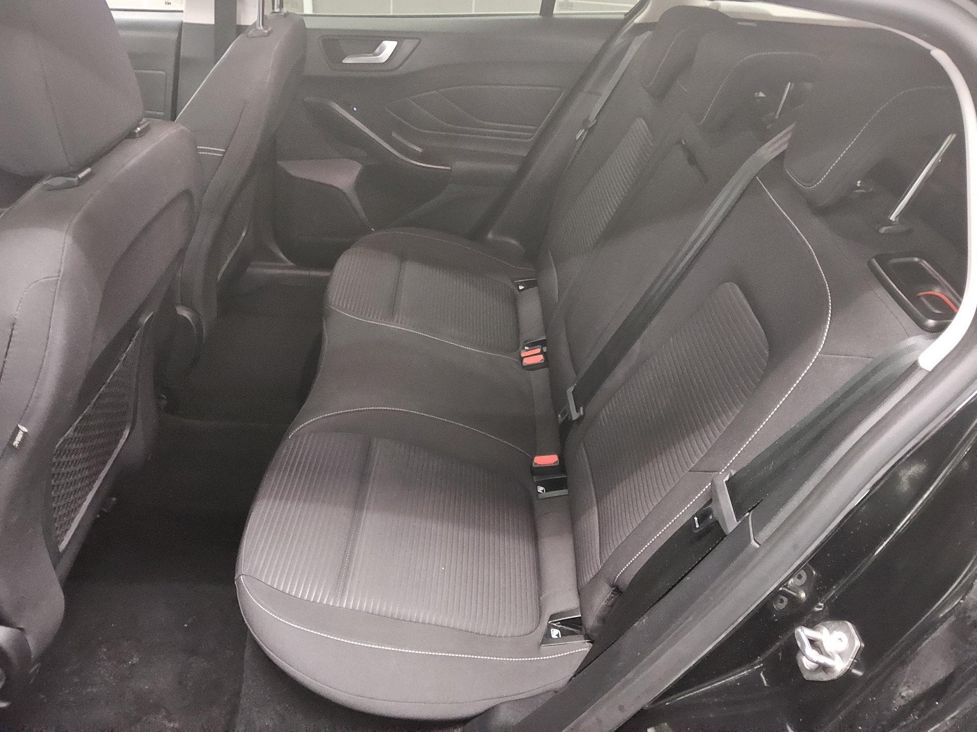 Ford Focus Turnier 2.0 EB Titanium Navi LED RFK AHK 13