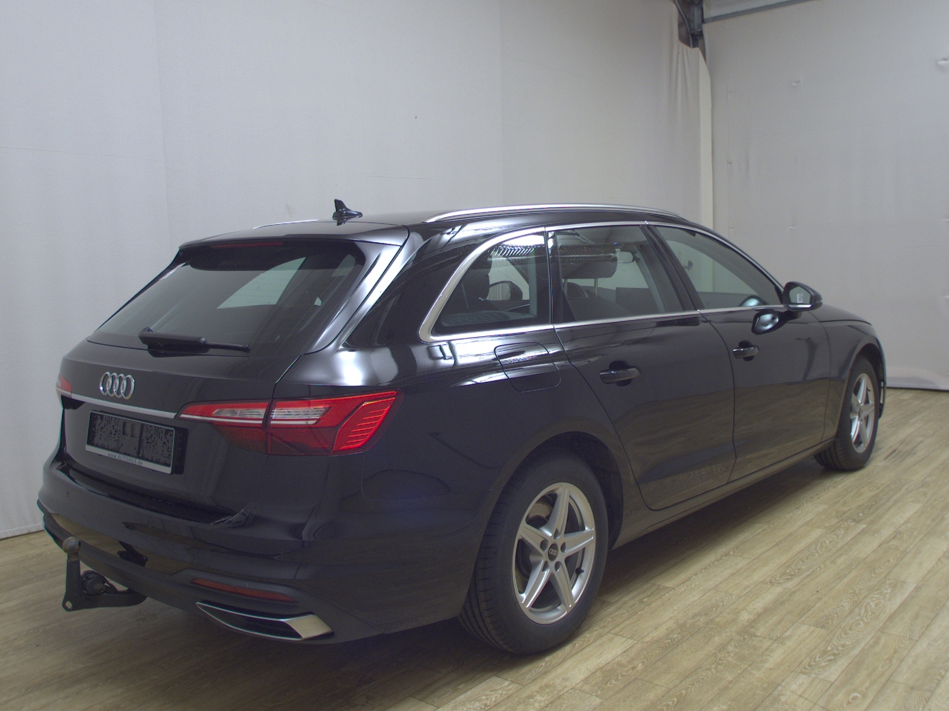 Audi A4 Avant 35 TDI Navi LED AHK PDC SHZ 4