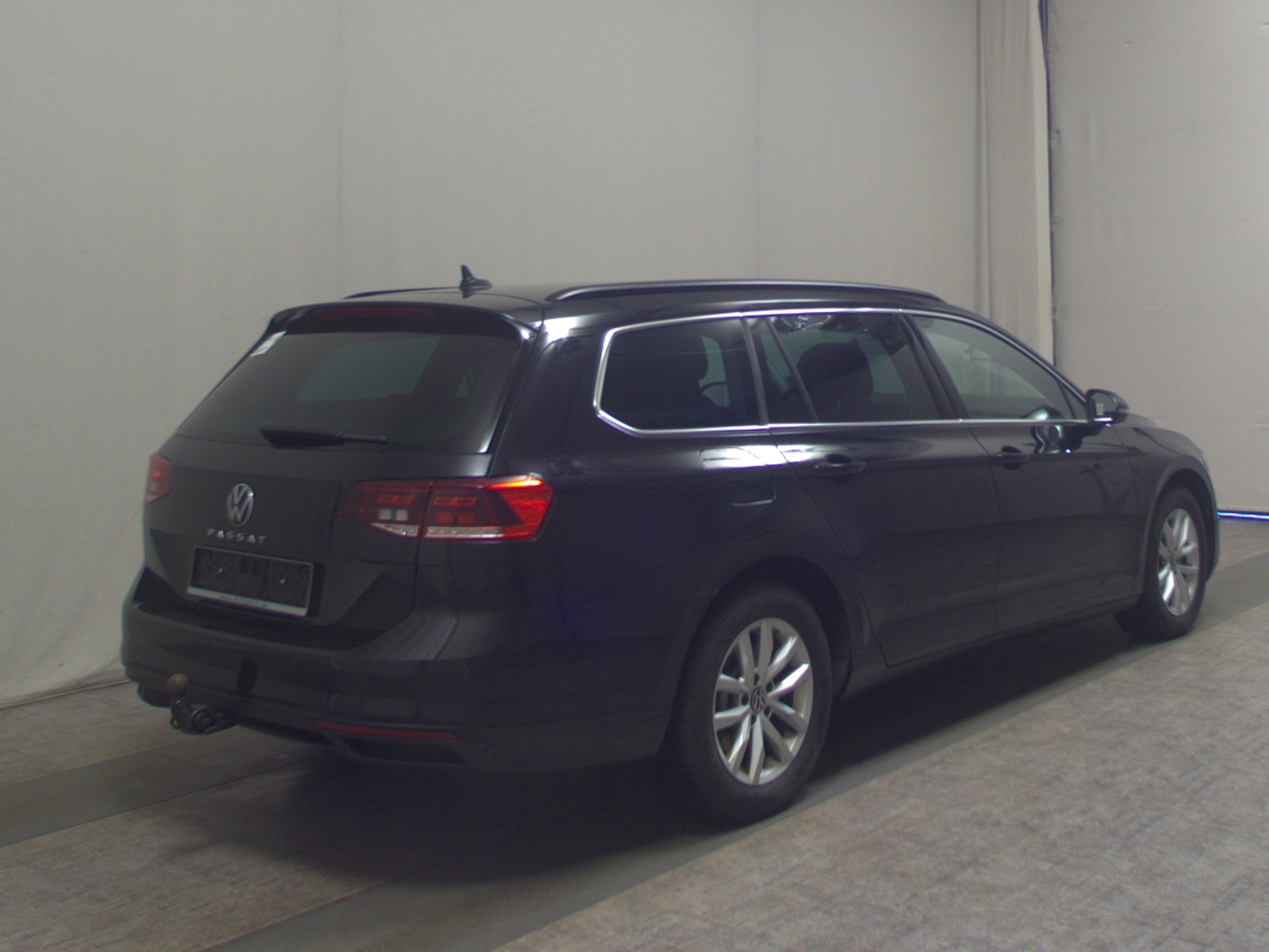 Volkswagen Passat Var. 2.0 TDI Business Navi LED AHK ACC 4