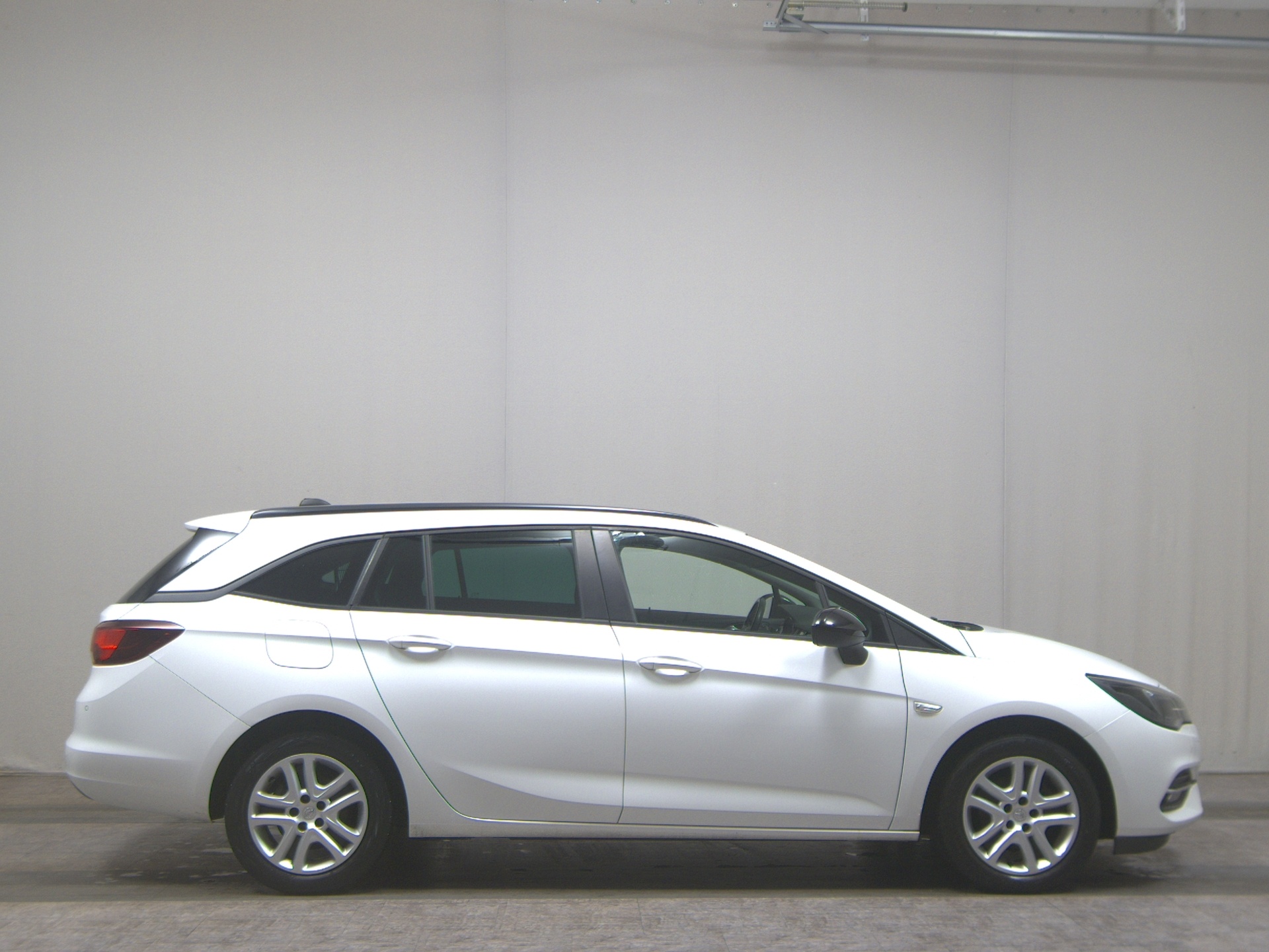 Opel Astra ST 1.5 D Business Ed. Navi LED Shz AHK PDC