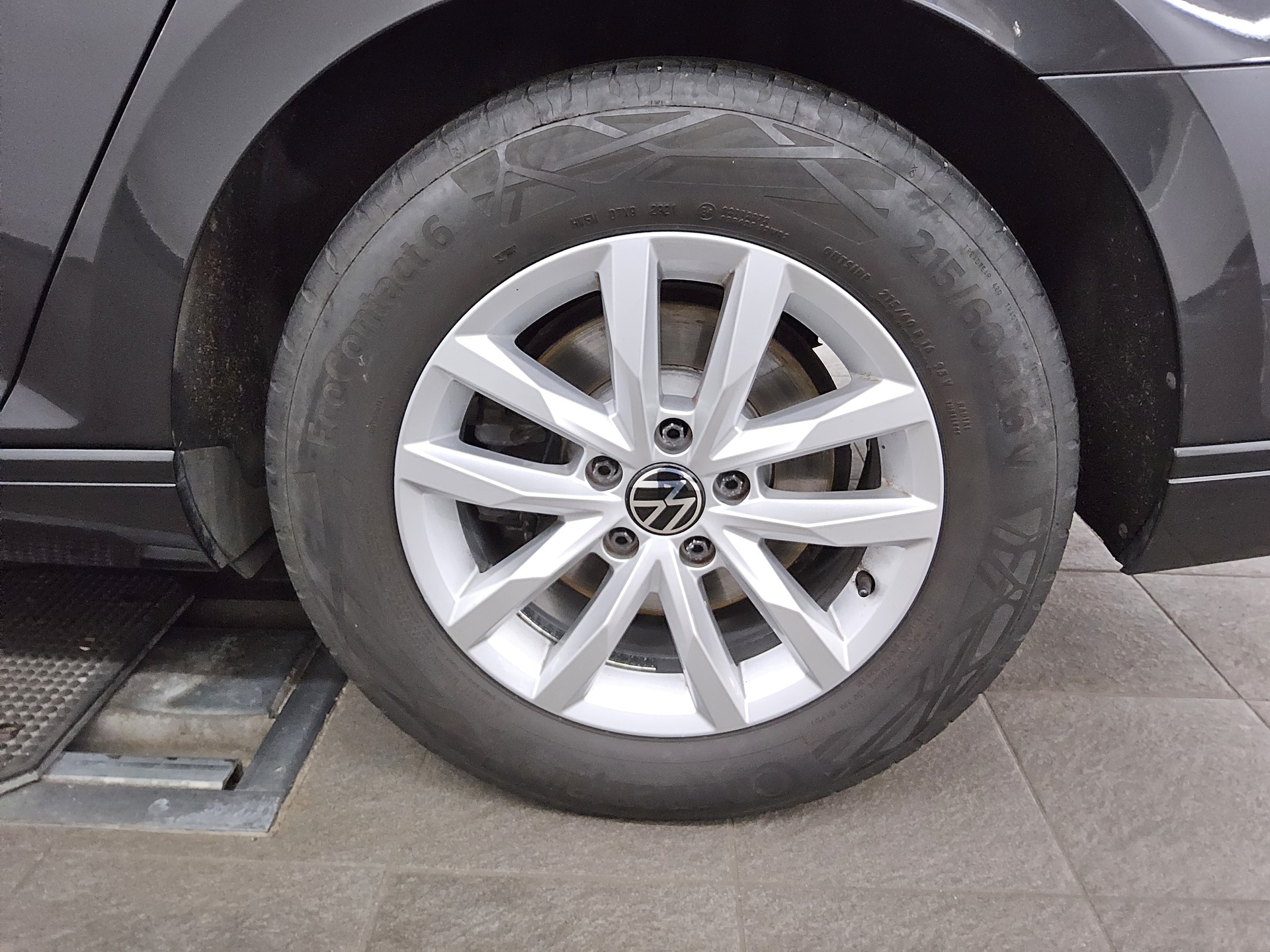 Volkswagen Passat Var. 2.0 TDI Business Navi AID Pano RFK 11