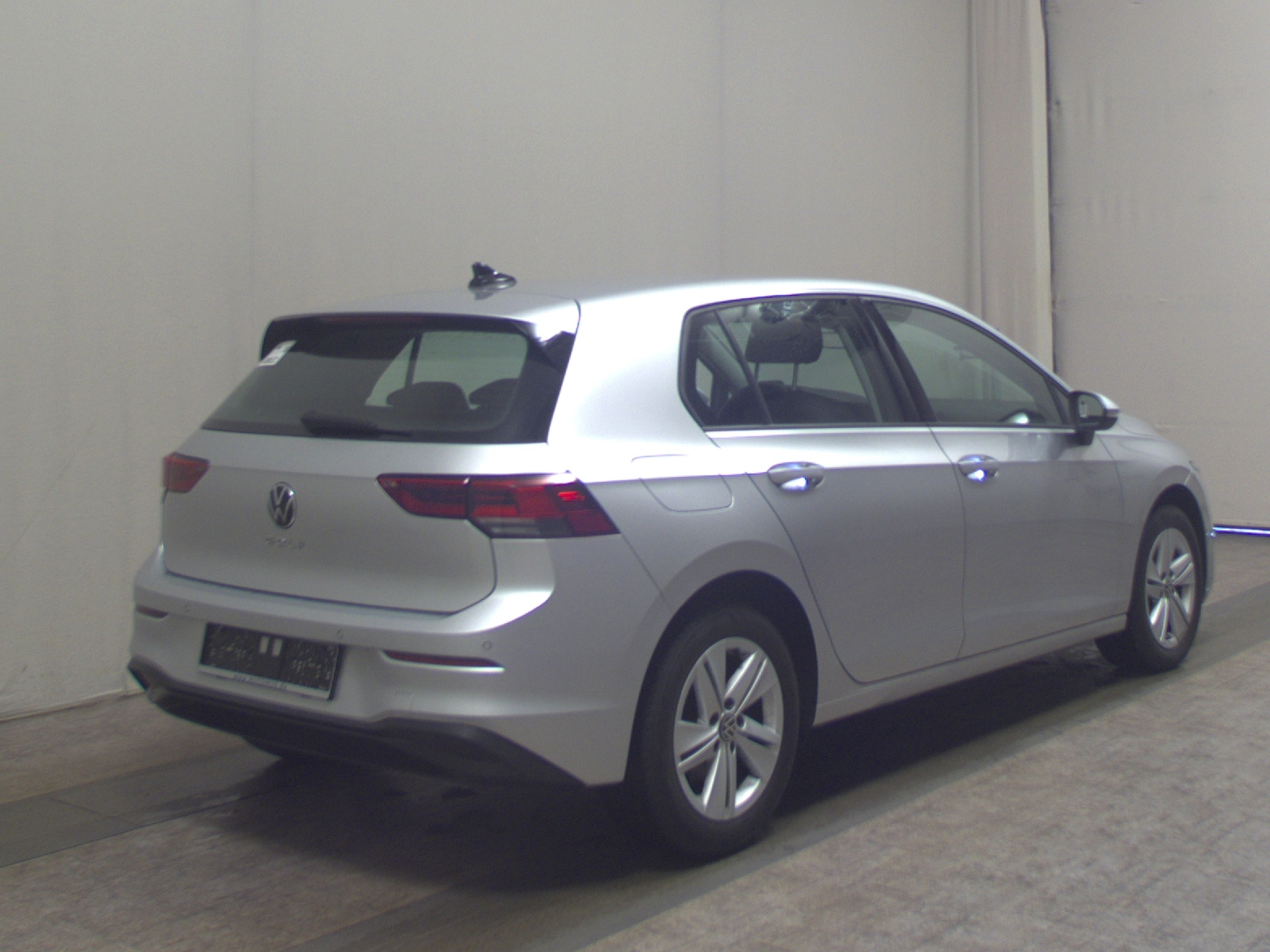 Volkswagen Golf-8 2.0 TDI Life Navi LED AID ACC PDC Shz 4