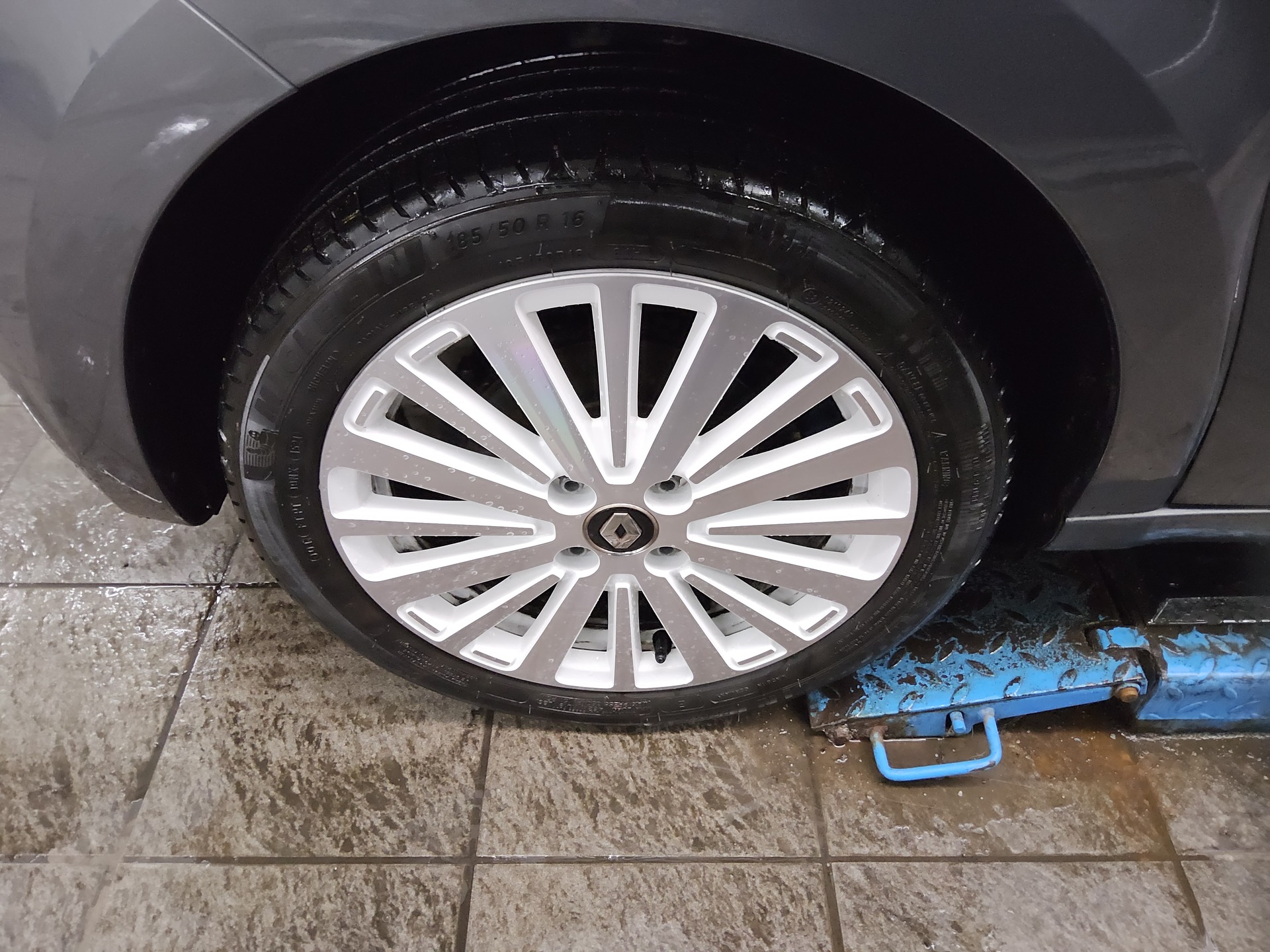 Renault Twingo Electric Vibes T-Leder Navi RfK 10