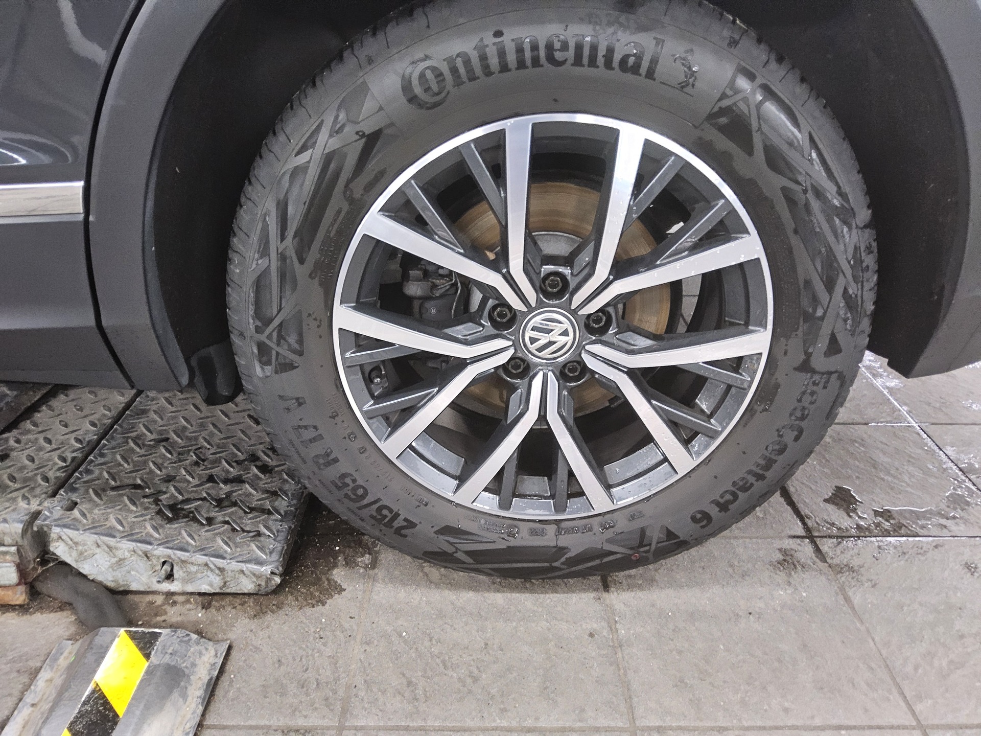 Volkswagen Tiguan 2.0 TDI 4M Comf. Navi+ AID Kamera Ahk RFK 11