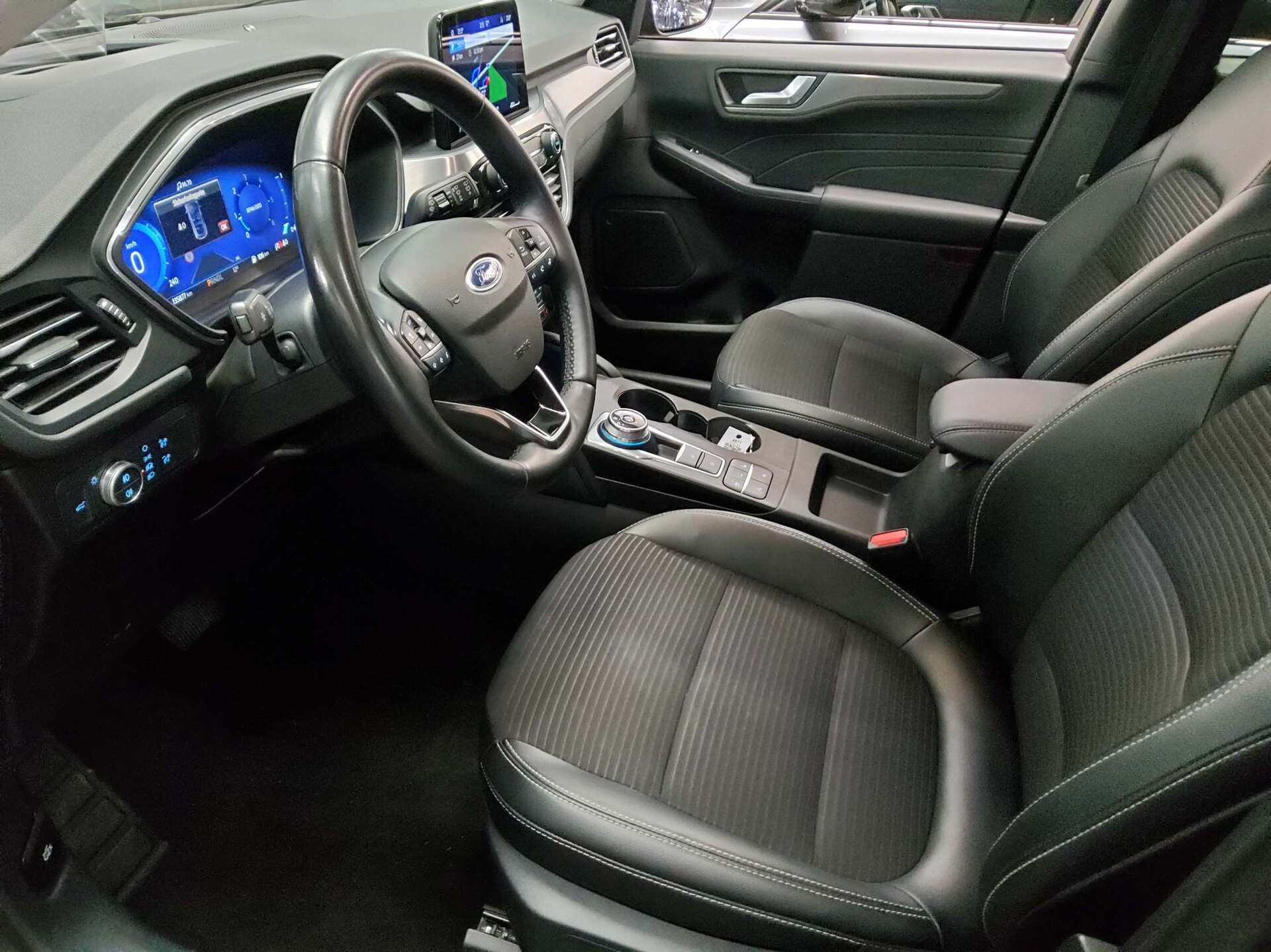 Ford Kuga 2.0 EB Titanium X Navi LED HuD 9