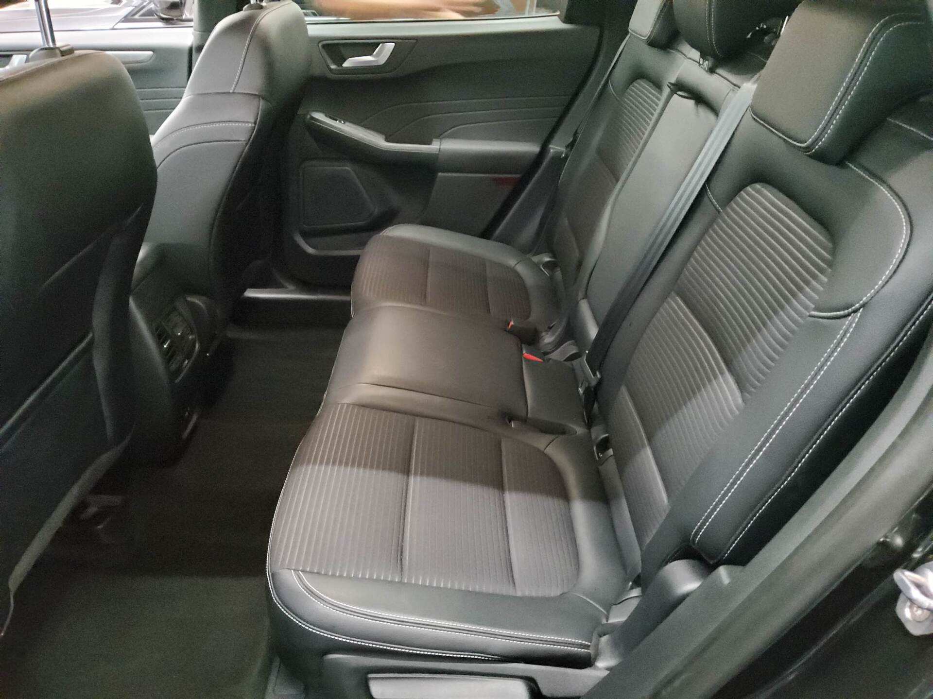 Ford Kuga 2.0 EB Titanium X Navi LED HuD 13