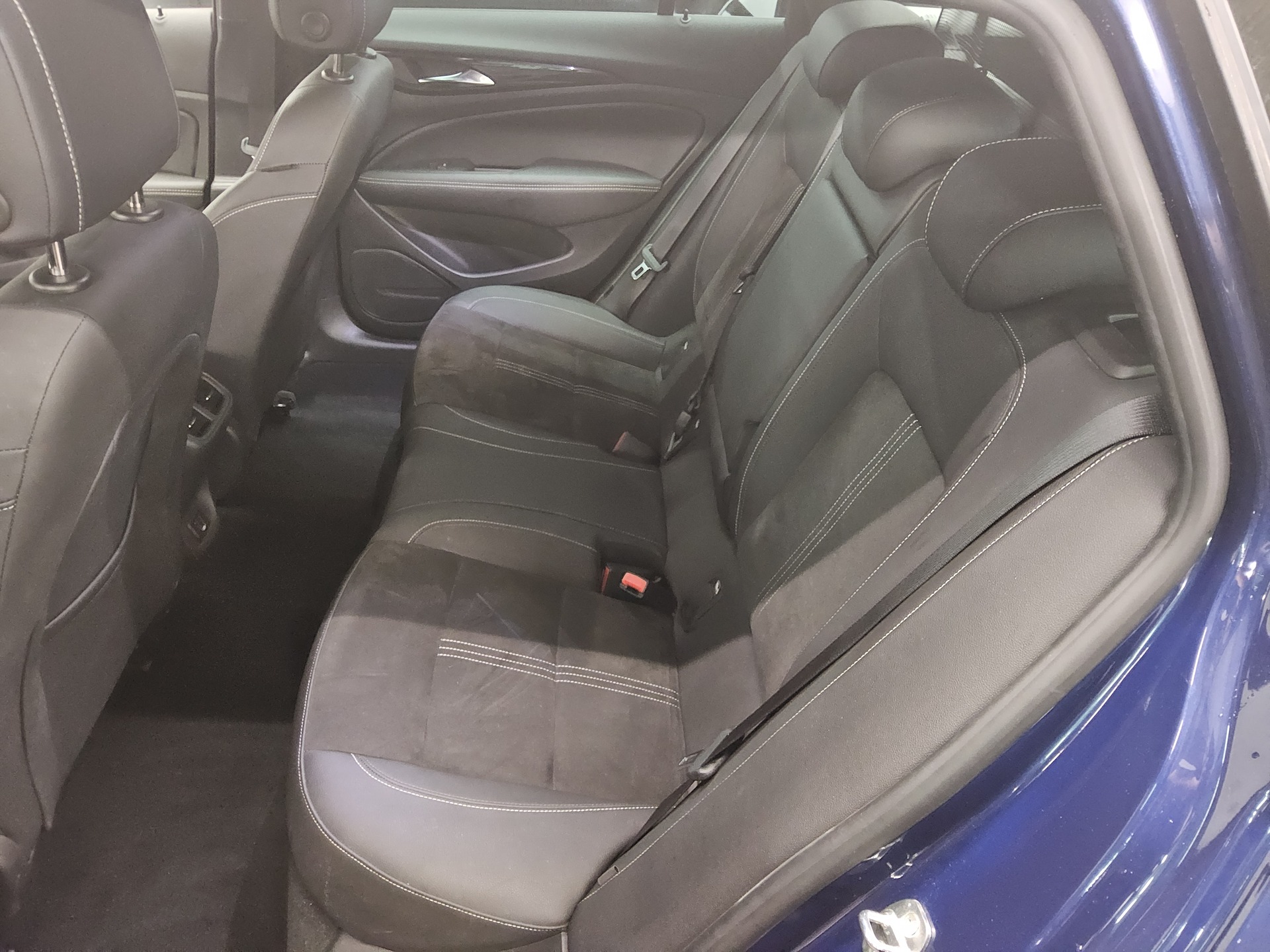 Opel Insignia ST 1.5 D Ultimate Navi BOSE LED AHK 12