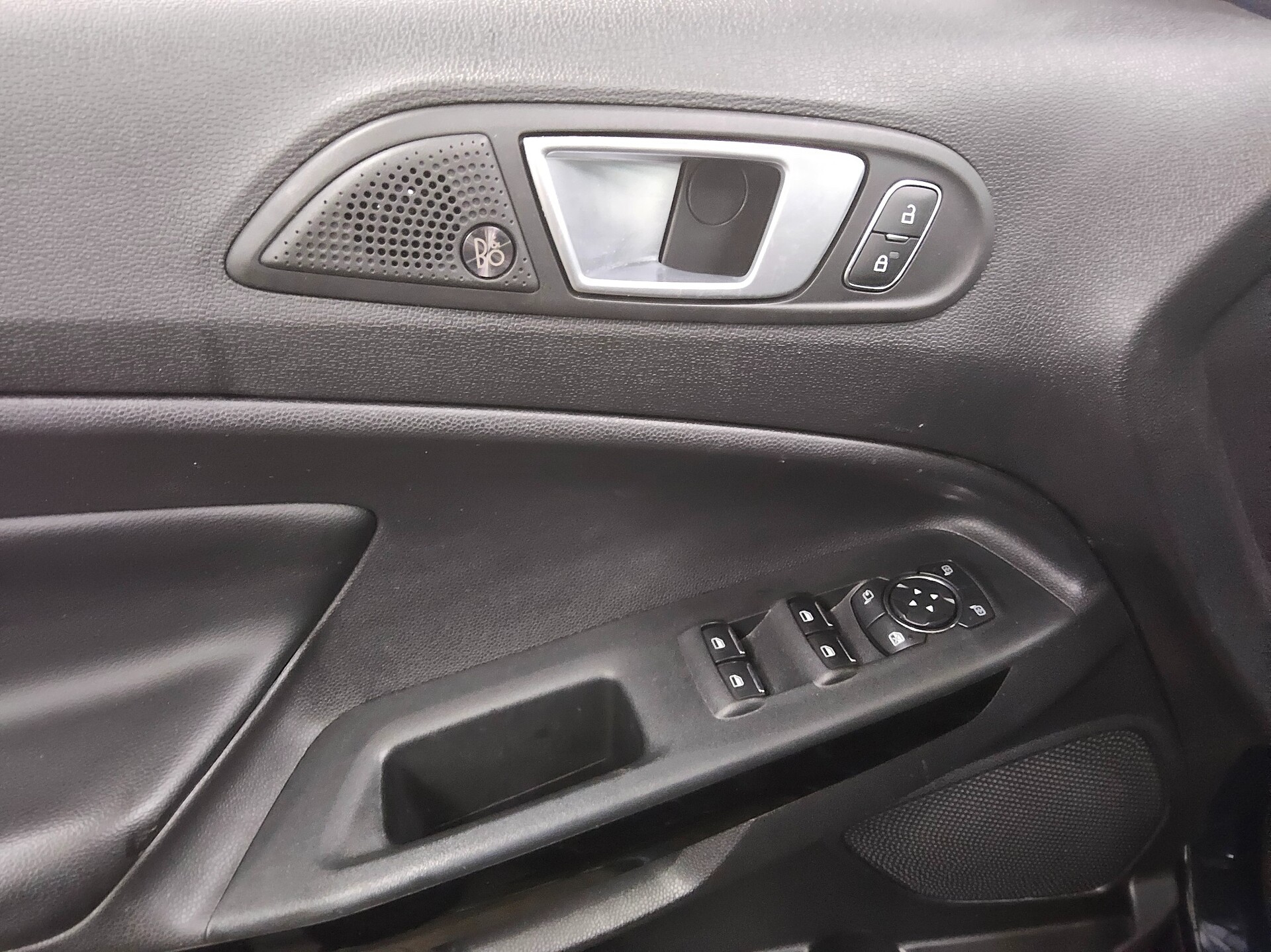 Ford EcoSport 1.0 EB Titanium LED T-Leder RFK 9