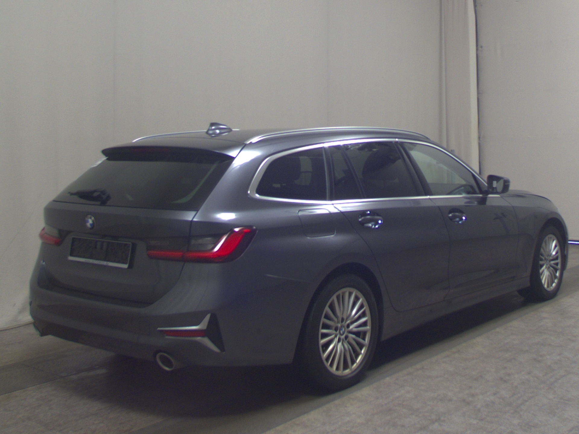 BMW 320dA Touring xDr Luxury-Line Leder Nav HiFi RFK 4