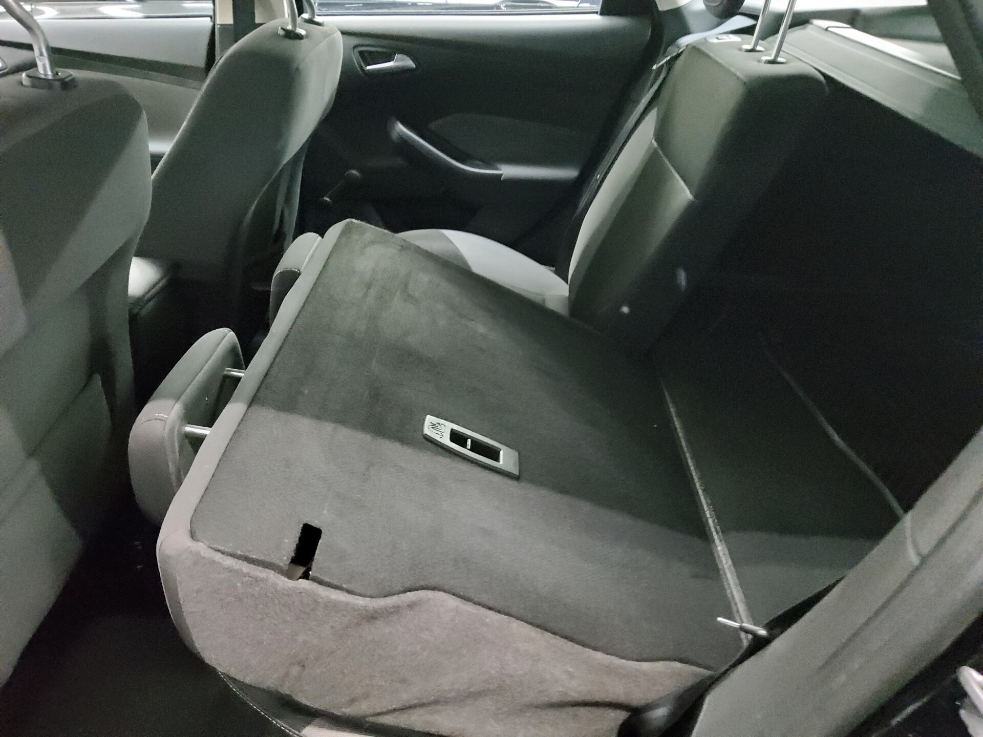 Ford Focus Turnier 1.6 TDCi Trend Navi Shz PDC 12