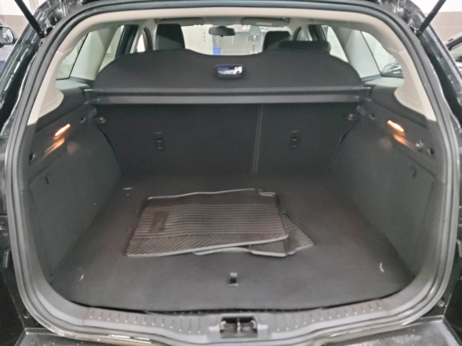 Ford Focus Turnier 1.6 TDCi Trend Navi Shz PDC 11