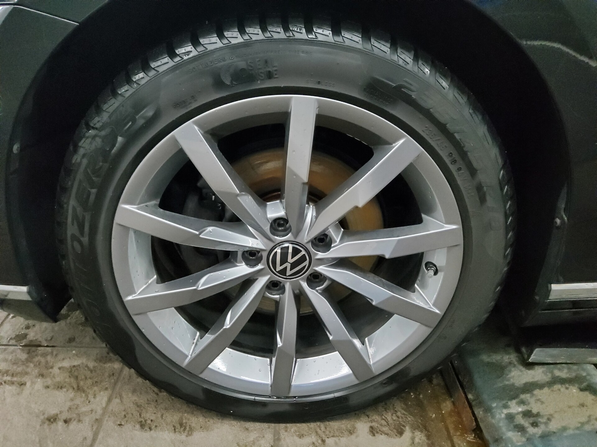 Volkswagen Passat Var. 2.0 TDI Elegance Leder DC Pano HuD 11