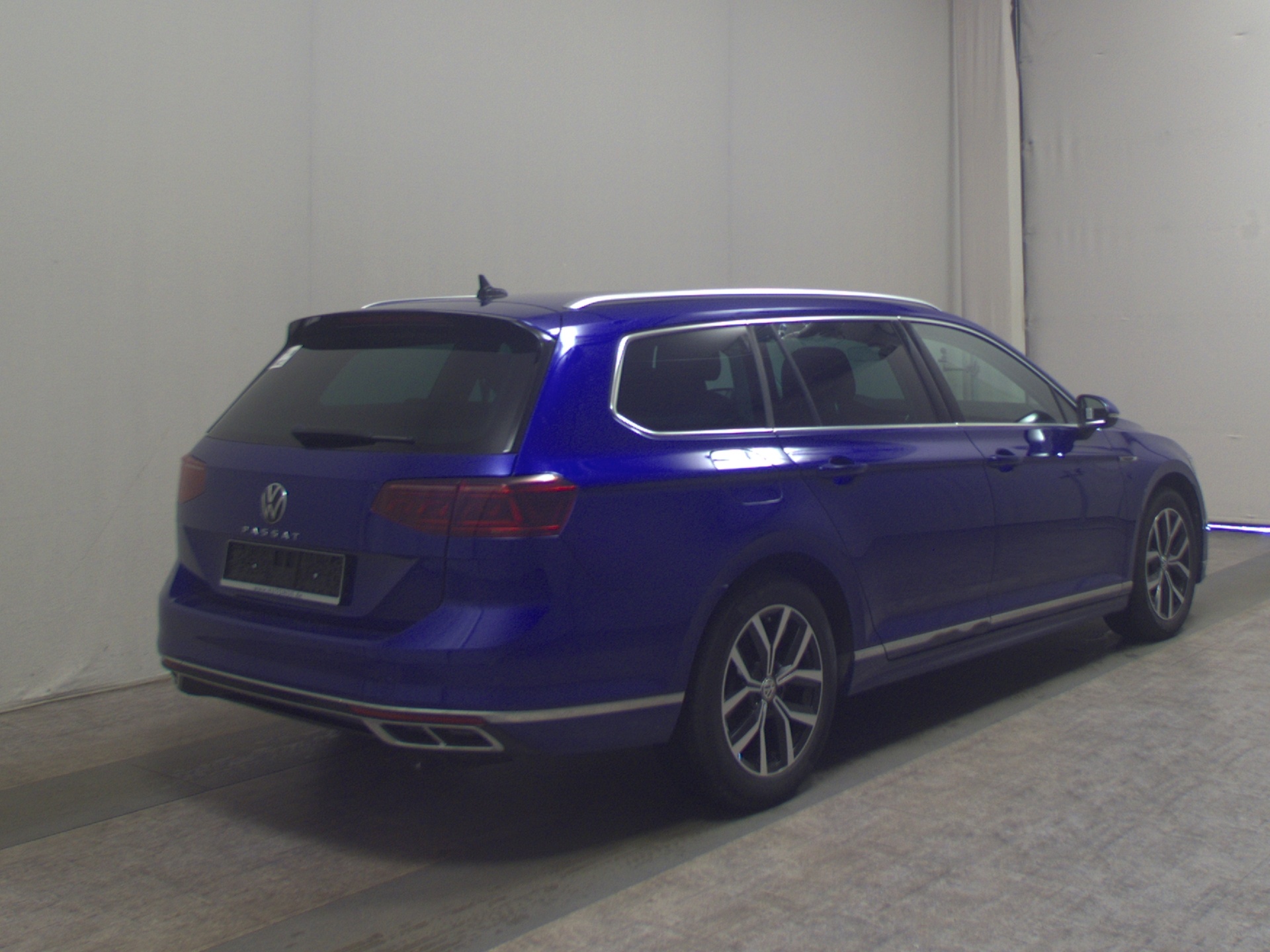 Volkswagen Passat Var. 2.0 TDI R-Line T-Leder Navi IQ.Light 4