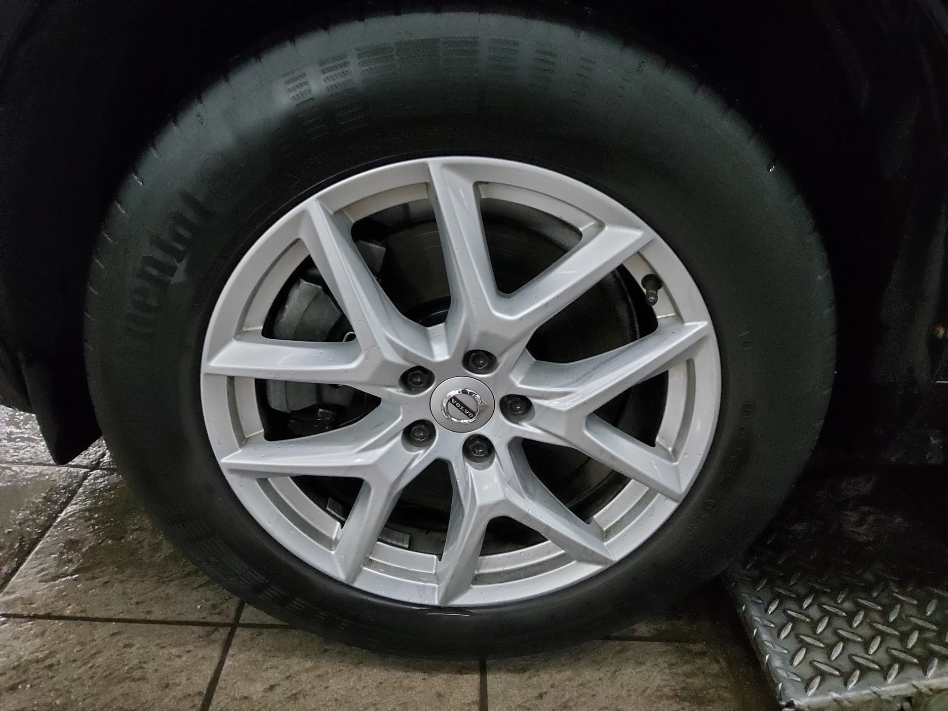 Volvo XC60 B4 Momentum Pro Navi LED Pano 360° H-K AHK 11