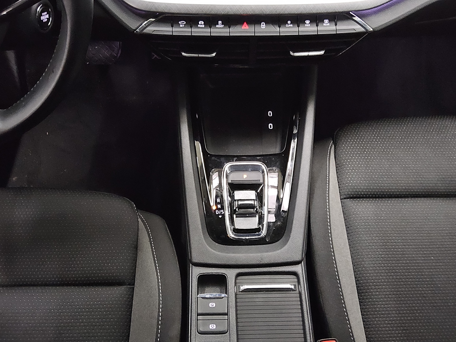 Skoda Octavia Kombi 2.0 TDI Tour Navi LED+ vc AHK RFK 6