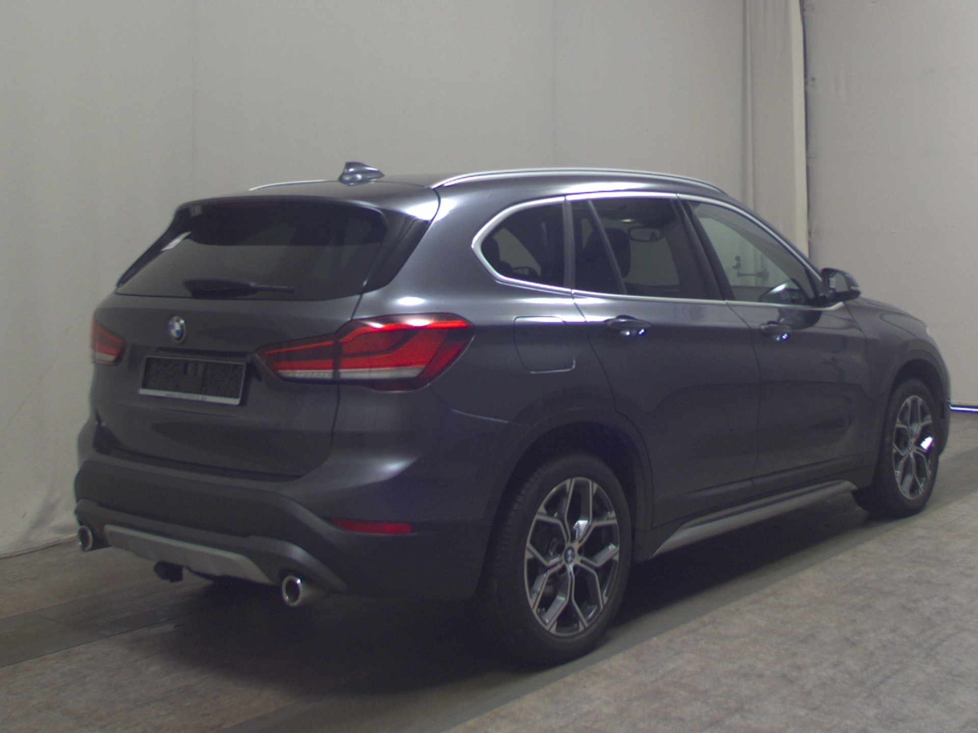 BMW X1 sDrive18d X-Line Navi LED Pano HiFi AHK ACC 4
