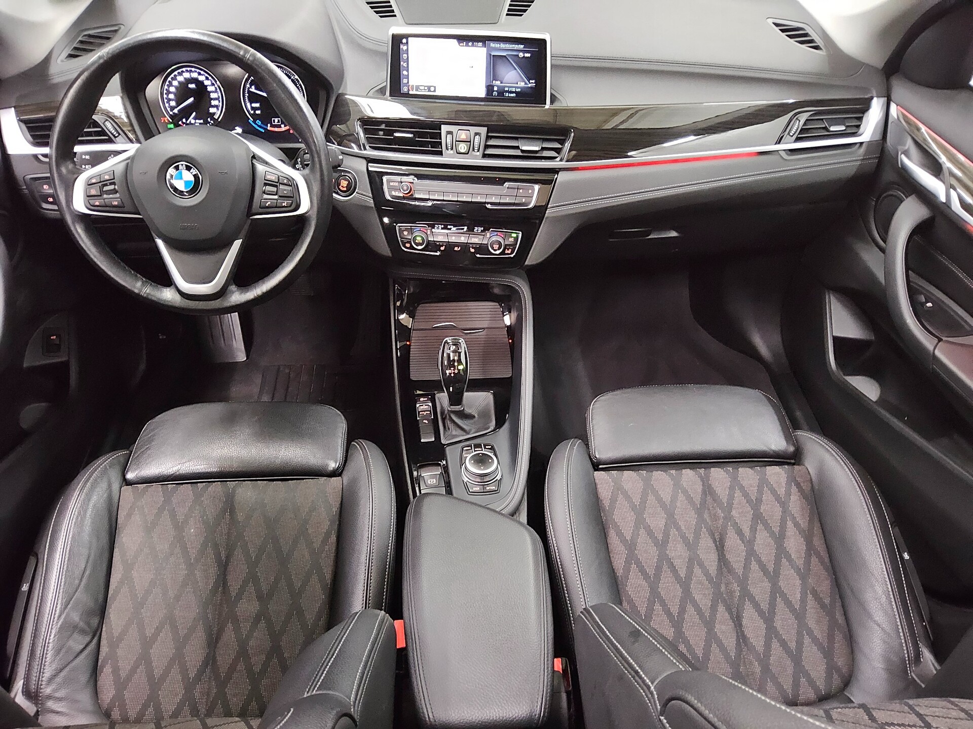 BMW X1 sDrive18d X-Line Navi LED Pano HiFi AHK ACC 5
