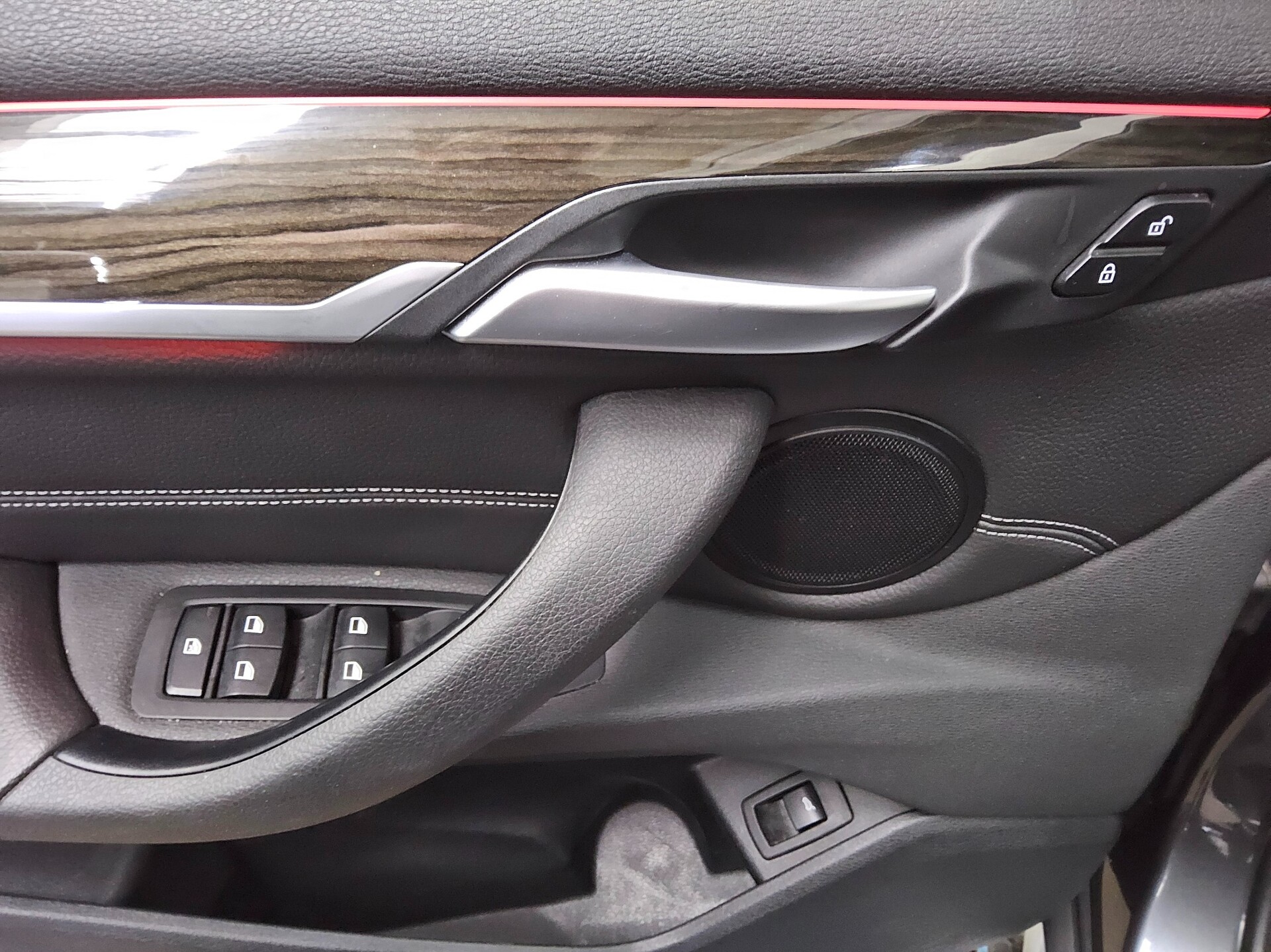 BMW X1 sDrive18d X-Line Navi LED Pano HiFi AHK ACC 9