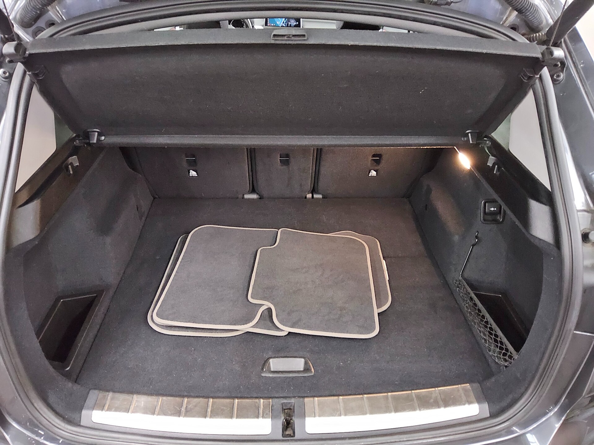 BMW X1 sDrive18d X-Line Navi LED Pano HiFi AHK ACC 12