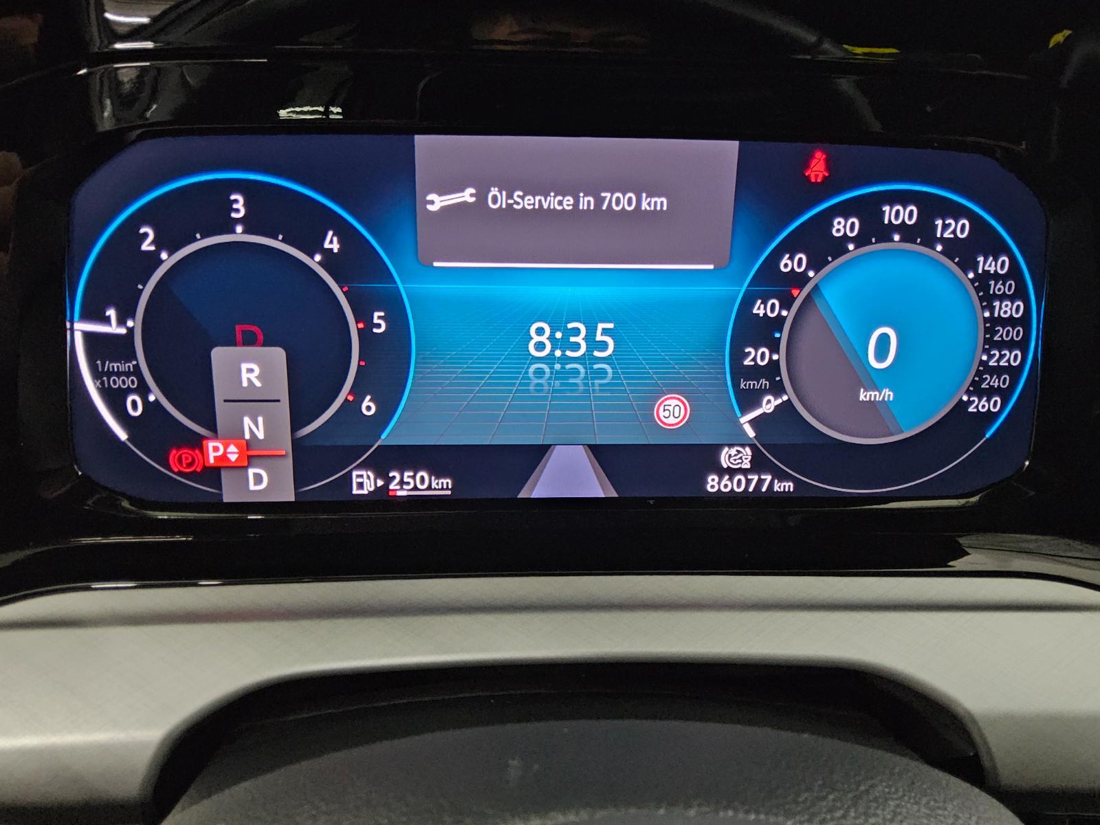 Volkswagen Golf-8 Var. 2.0 TDI Life Navi LED+ AID ACC PDC 8