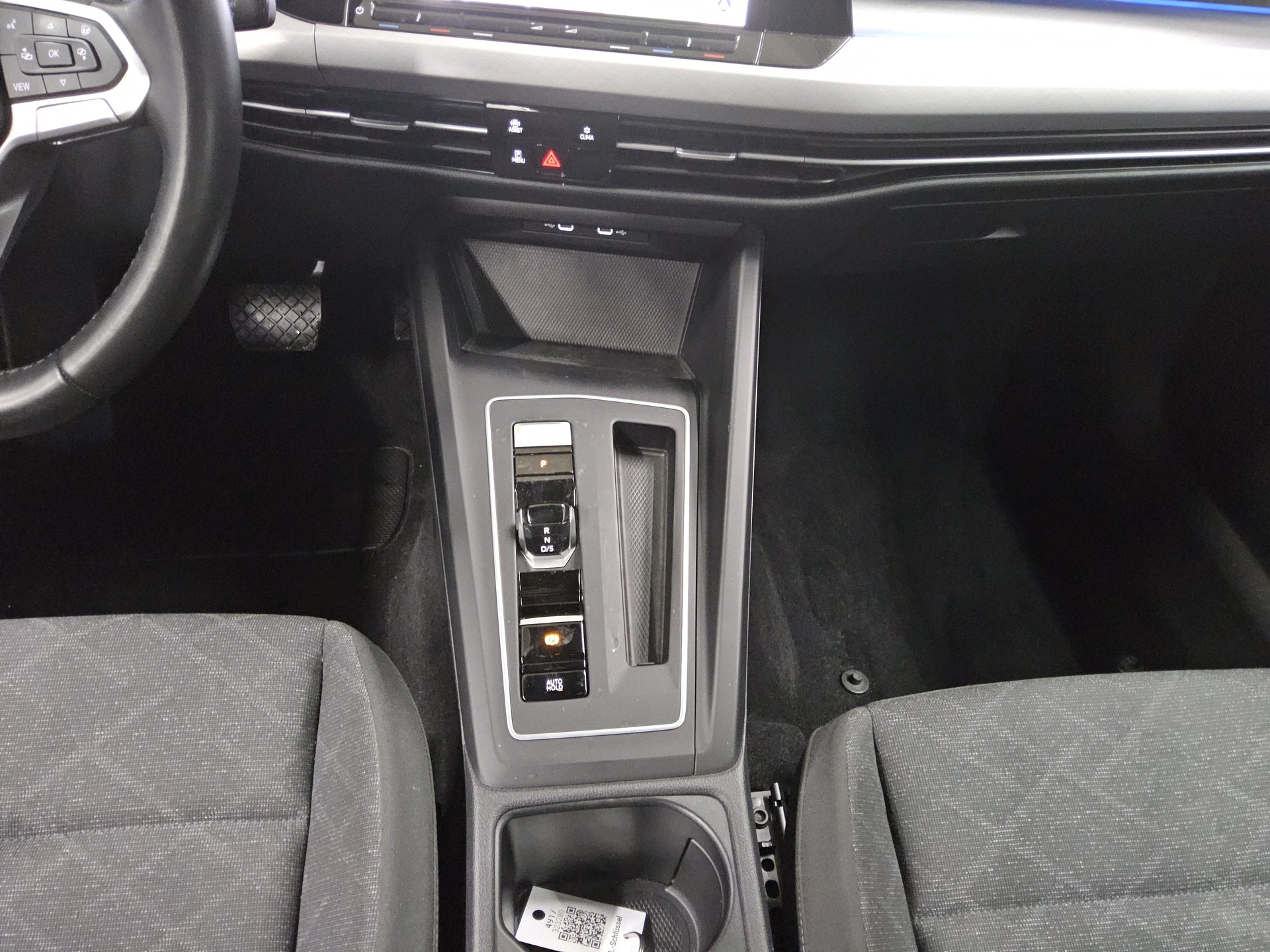 Volkswagen Golf-8 Var. 2.0 TDI Life Navi LED AID PDC Shz 6