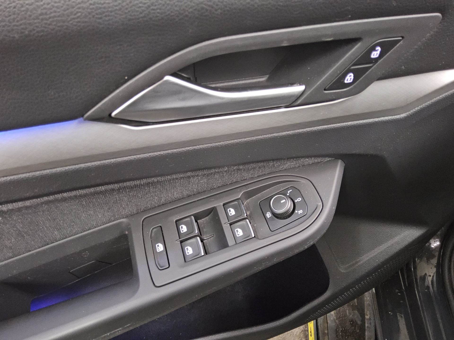 Volkswagen Golf-8 Var. 2.0 TDI Life Navi LED AID PDC Shz 9