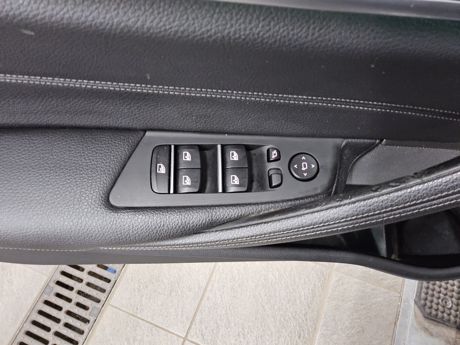 BMW 530dA Touring Luxury-Line Navi LED HuD H-K Inno 9