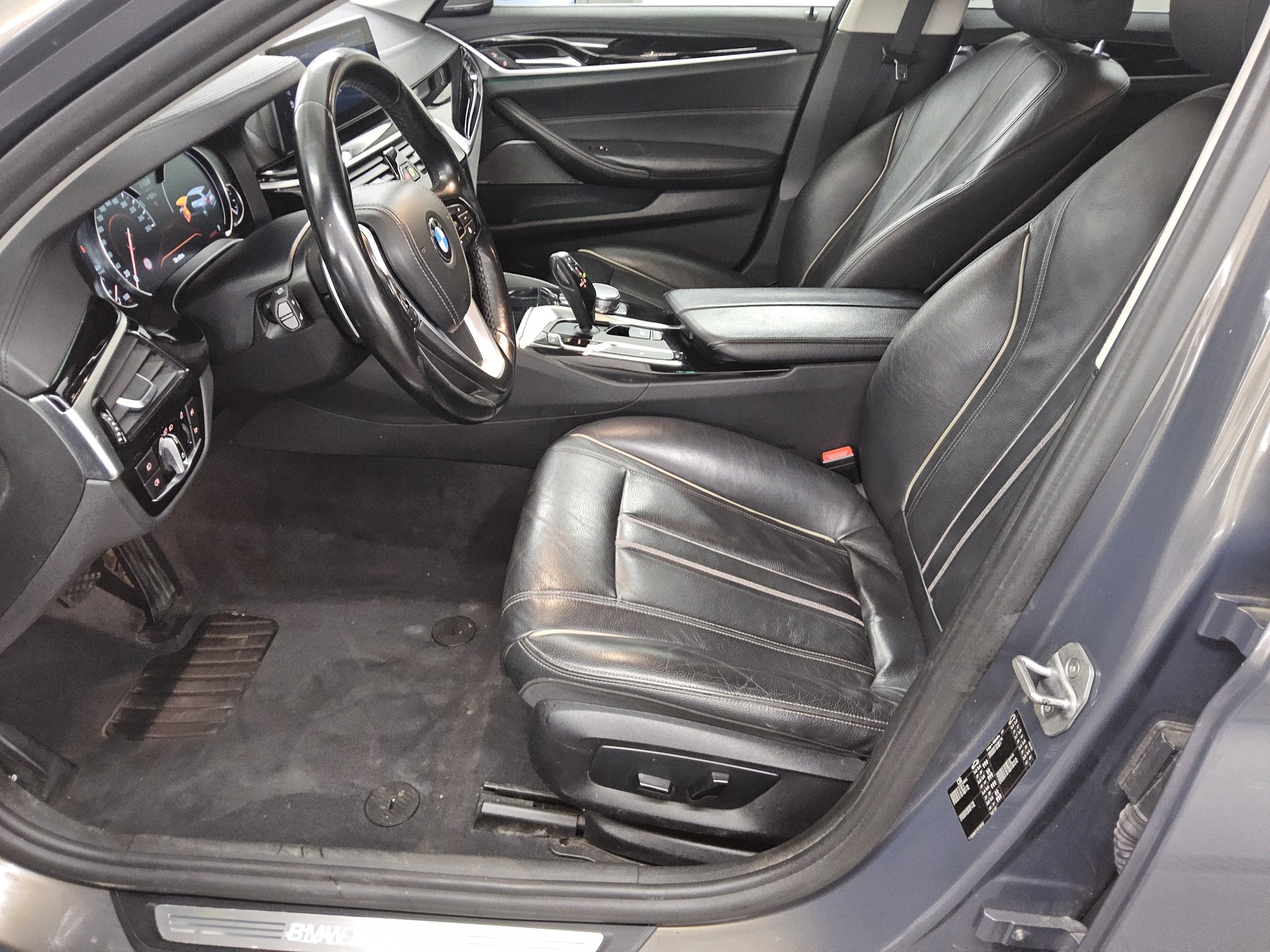 BMW 530dA Touring Luxury-Line Navi LED HuD H-K Inno 8