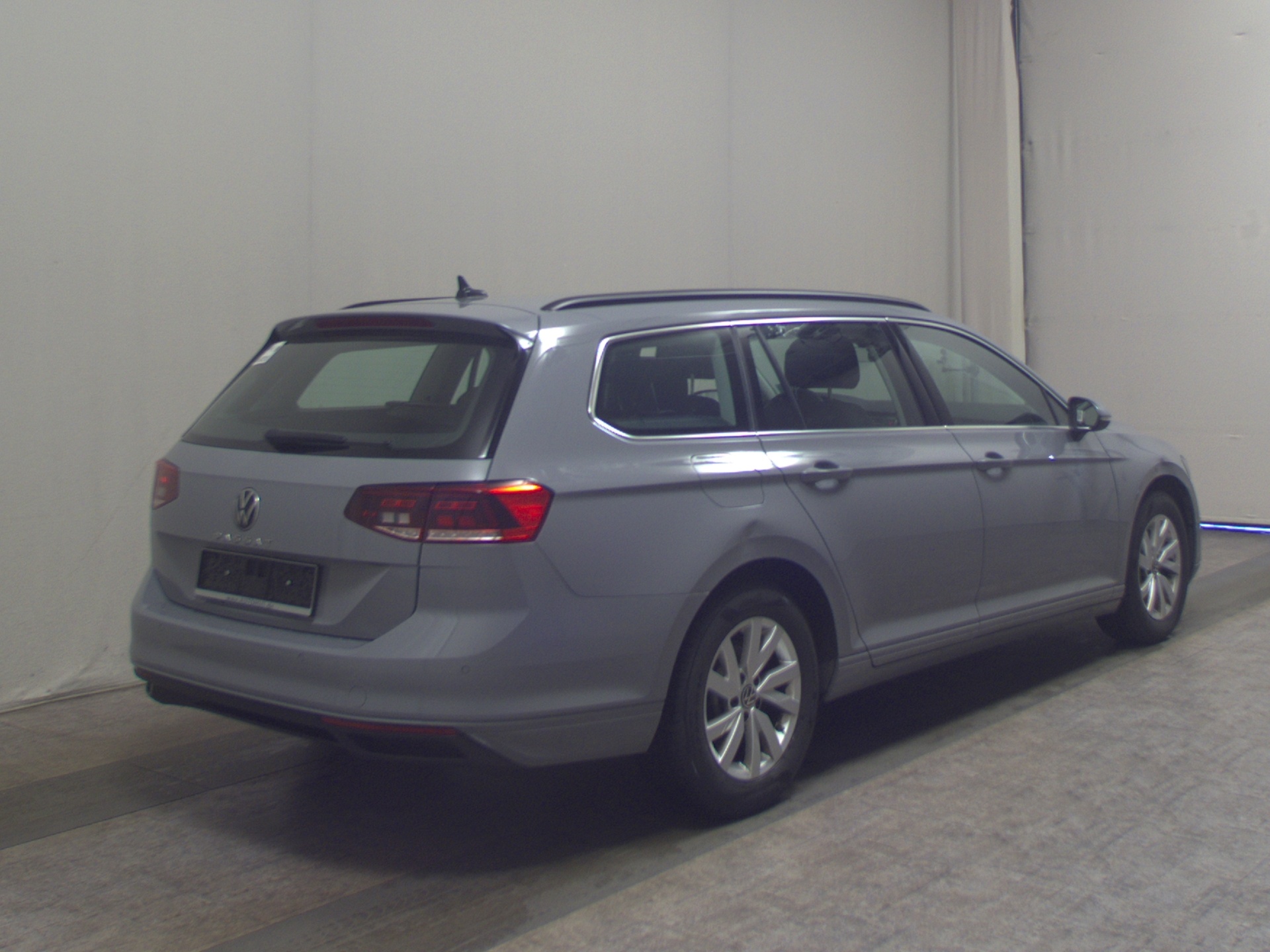 Volkswagen Passat Var. 2.0 TDI Business Navi LED RFK AID 4