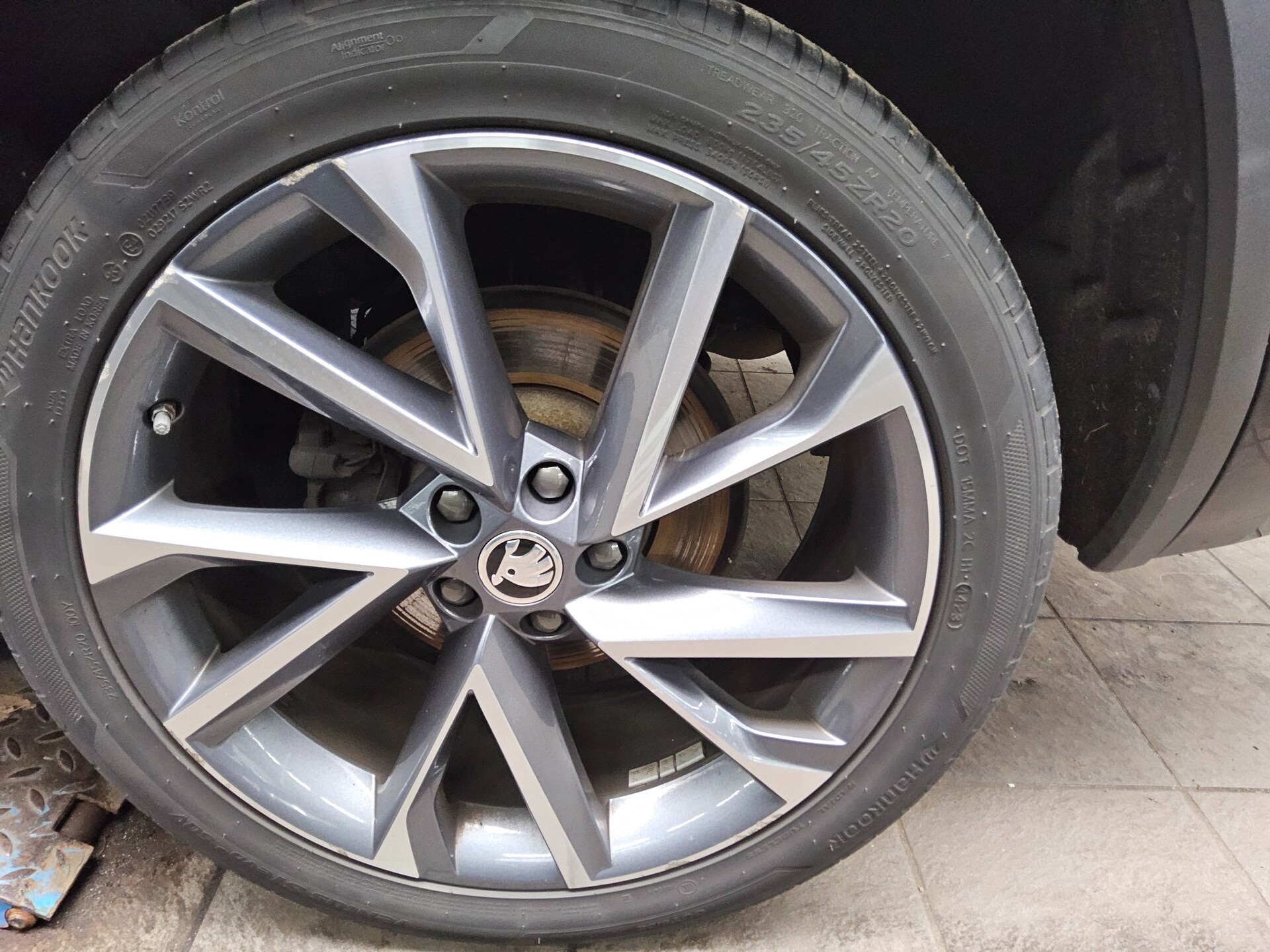 Skoda Kodiaq 2.0 TDI 4x4 SportLine 7-Sitze Navi vc LED 11